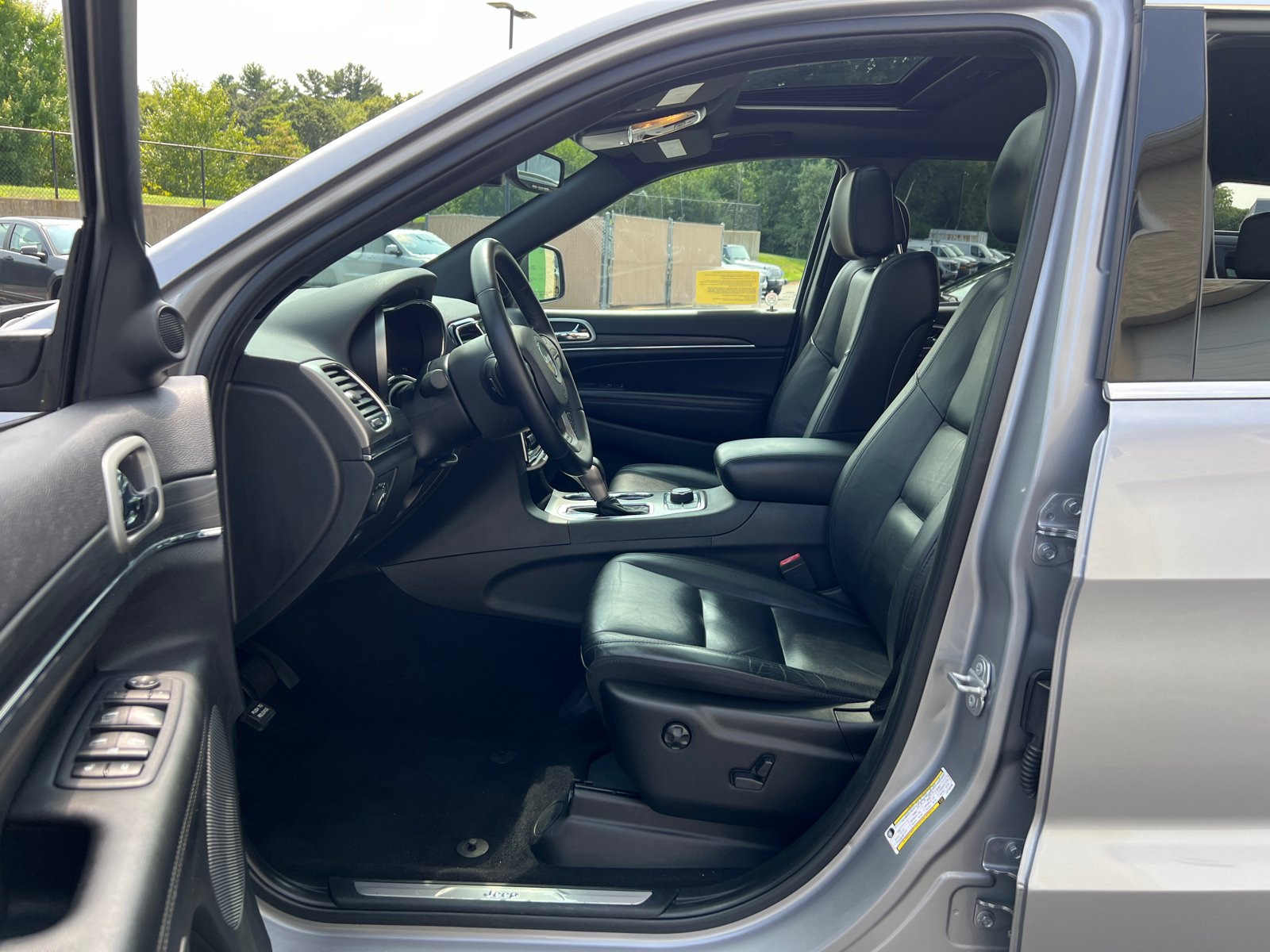 2020 Jeep Grand Cherokee Limited 31