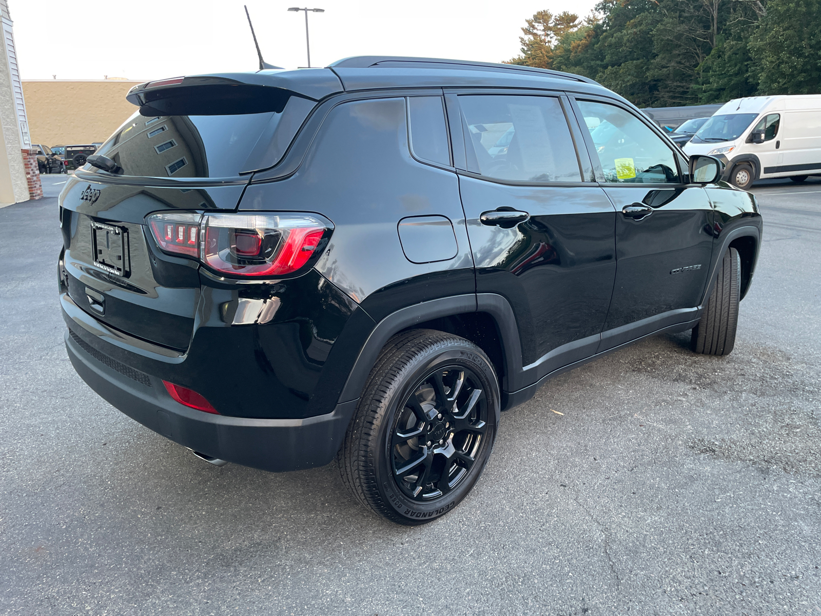 2022 Jeep Compass Altitude 12