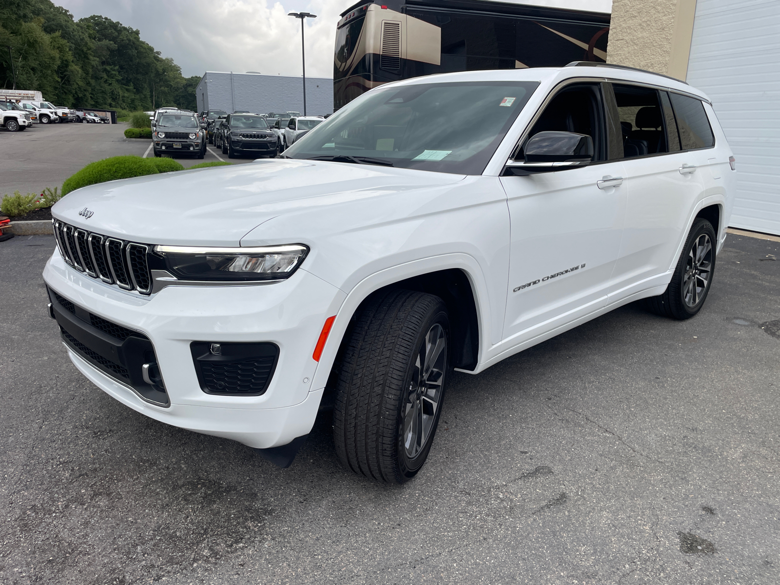 2023 Jeep Grand Cherokee L Overland 5