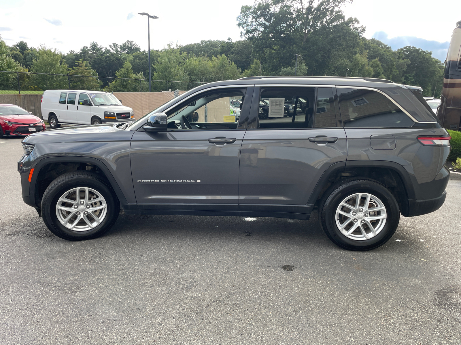 2023 Jeep Grand Cherokee Laredo 5