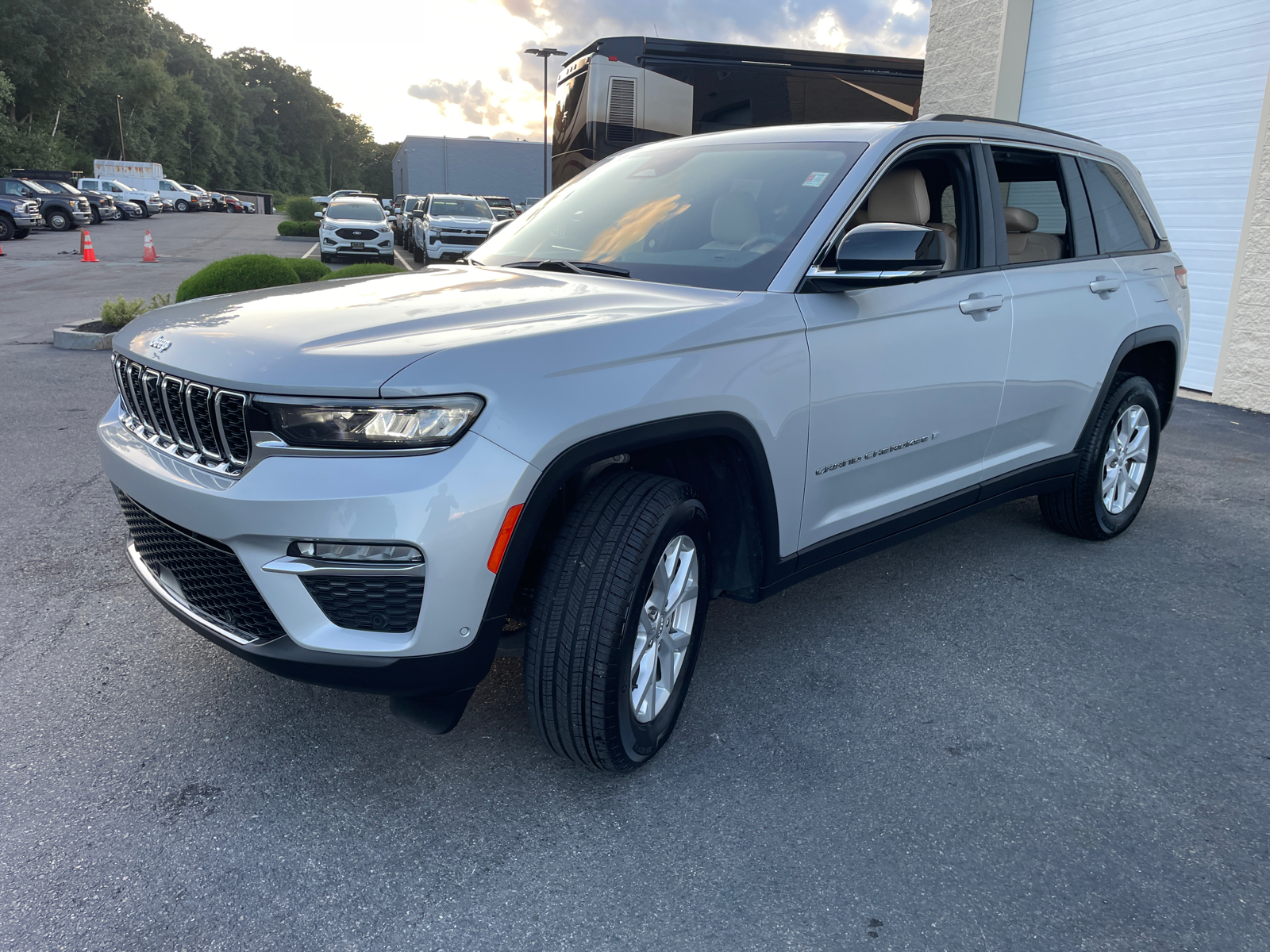 2023 Jeep Grand Cherokee Limited 5