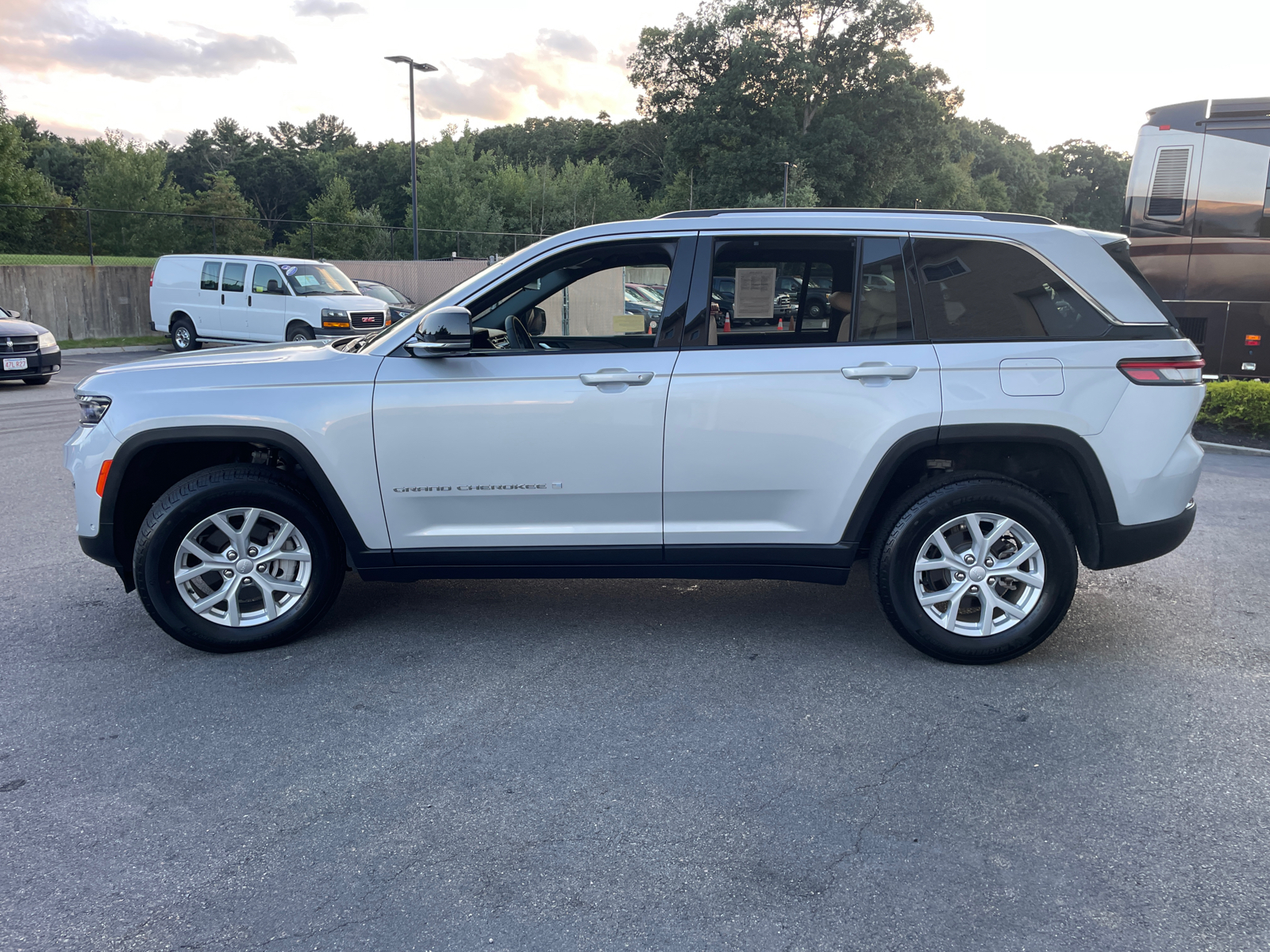 2023 Jeep Grand Cherokee Limited 6