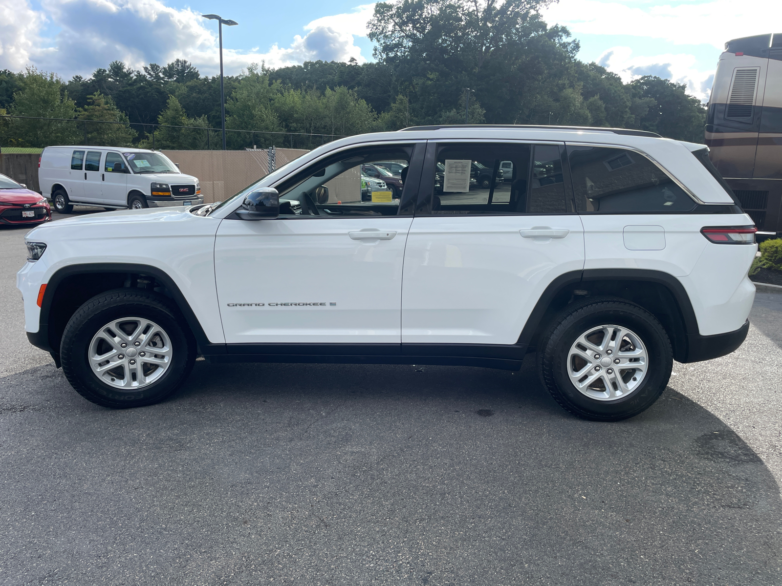 2023 Jeep Grand Cherokee Laredo 5