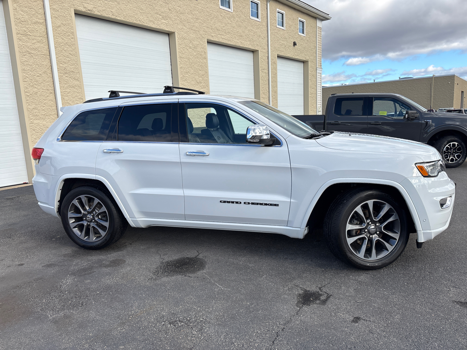 2018 Jeep Grand Cherokee Overland 11