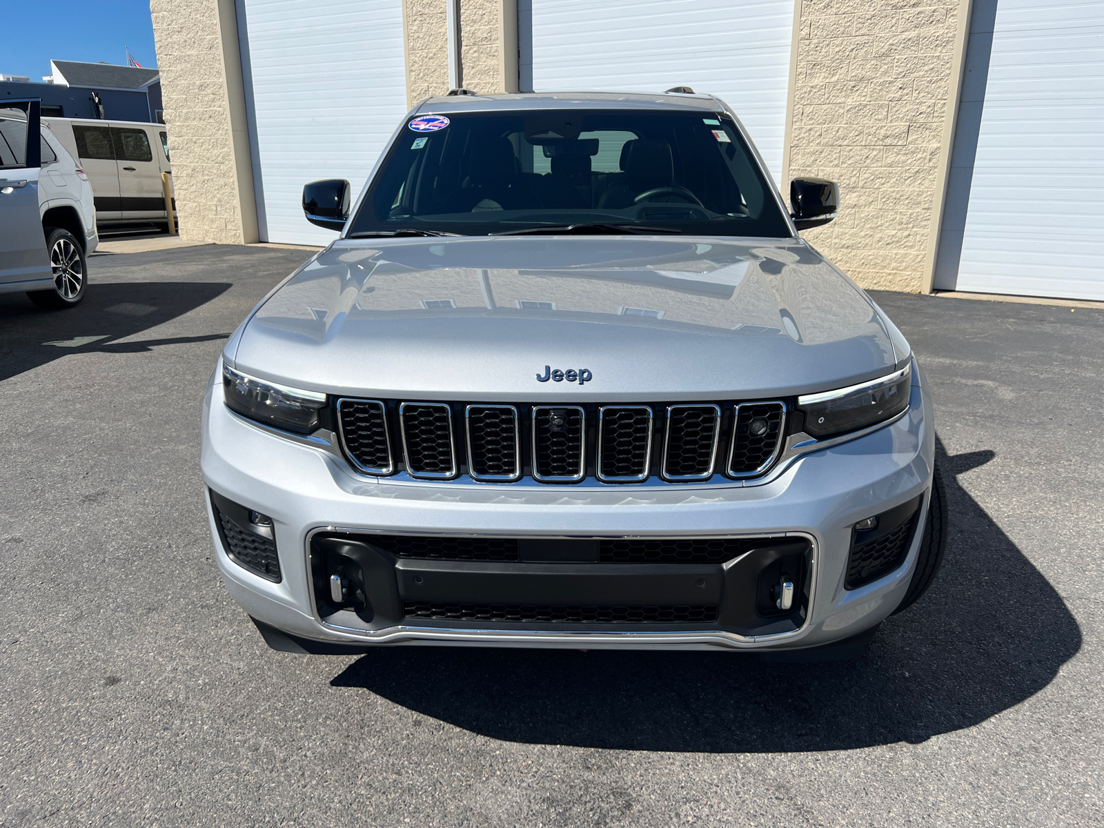 2023 Jeep Grand Cherokee Overland 3