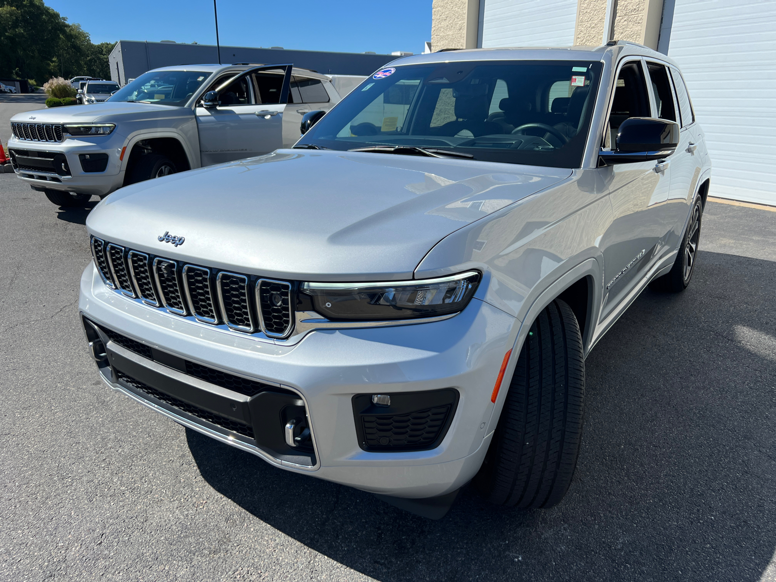 2023 Jeep Grand Cherokee Overland 4