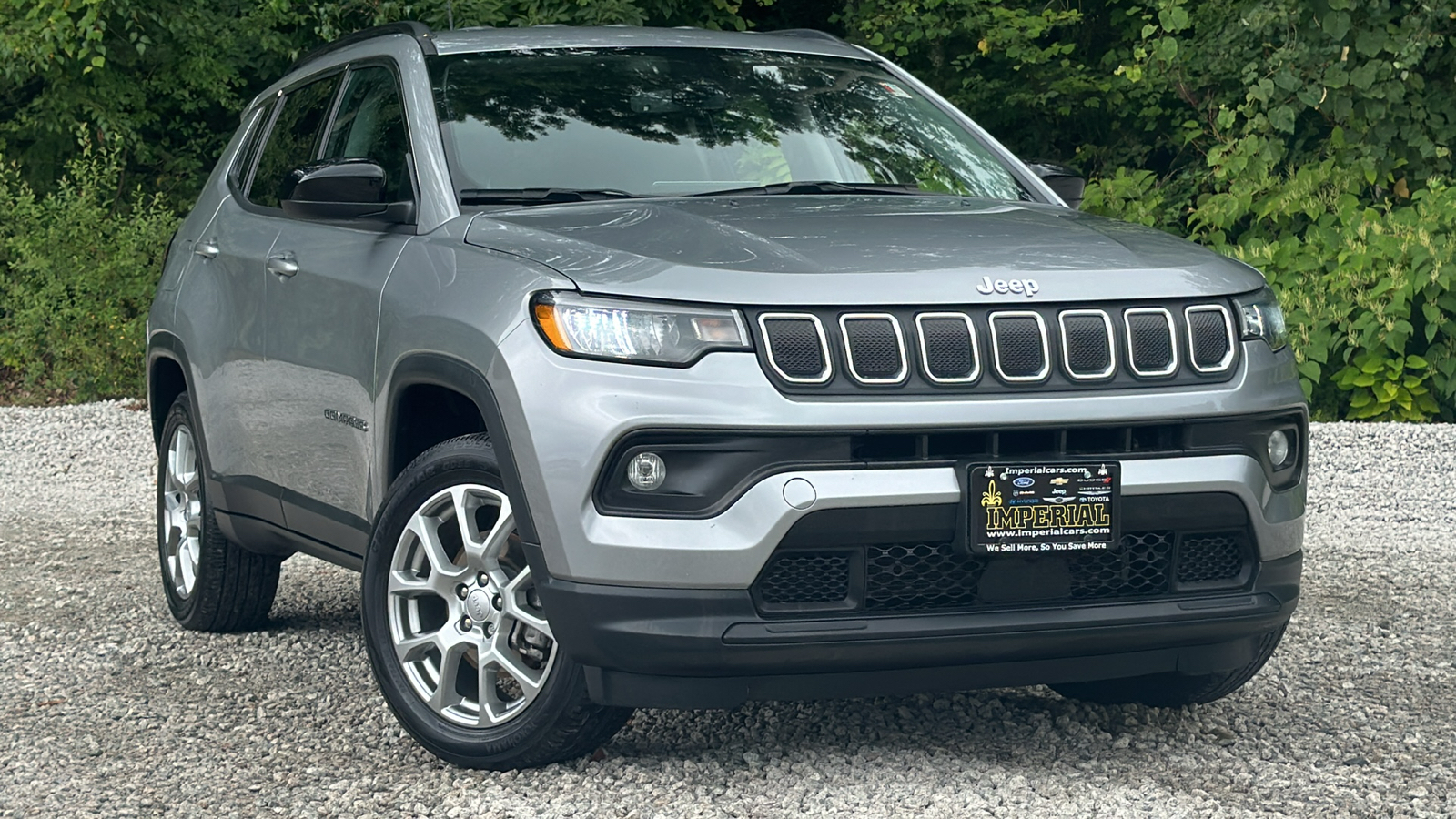 2022 Jeep Compass Latitude Lux 2