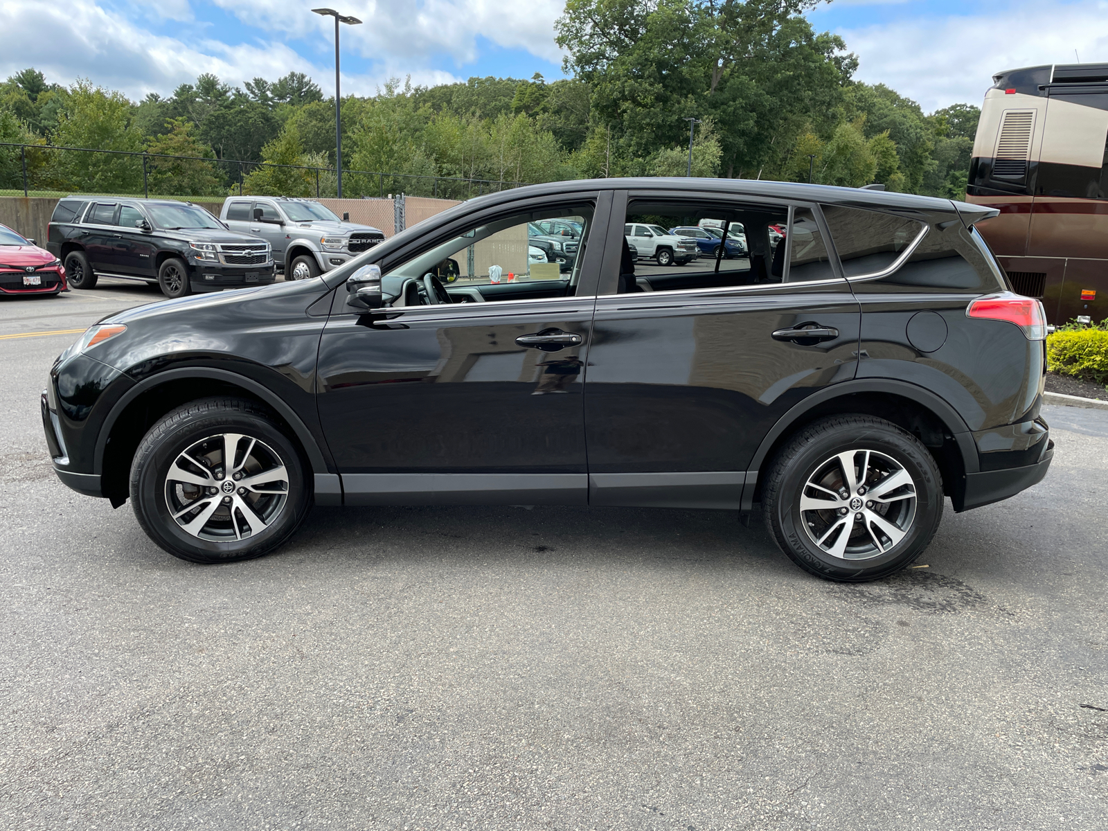 2018 Toyota RAV4 XLE 5