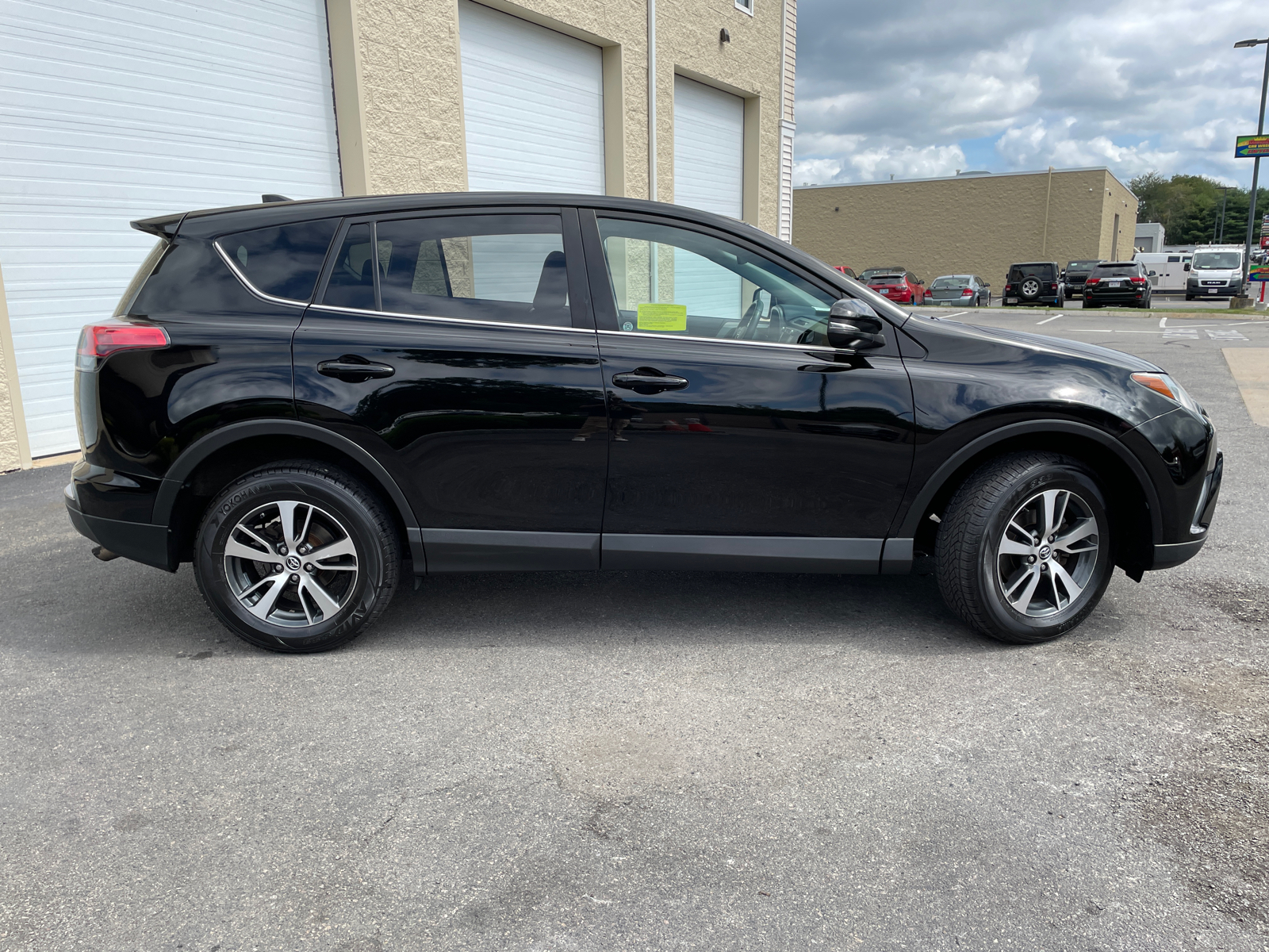 2018 Toyota RAV4 XLE 14