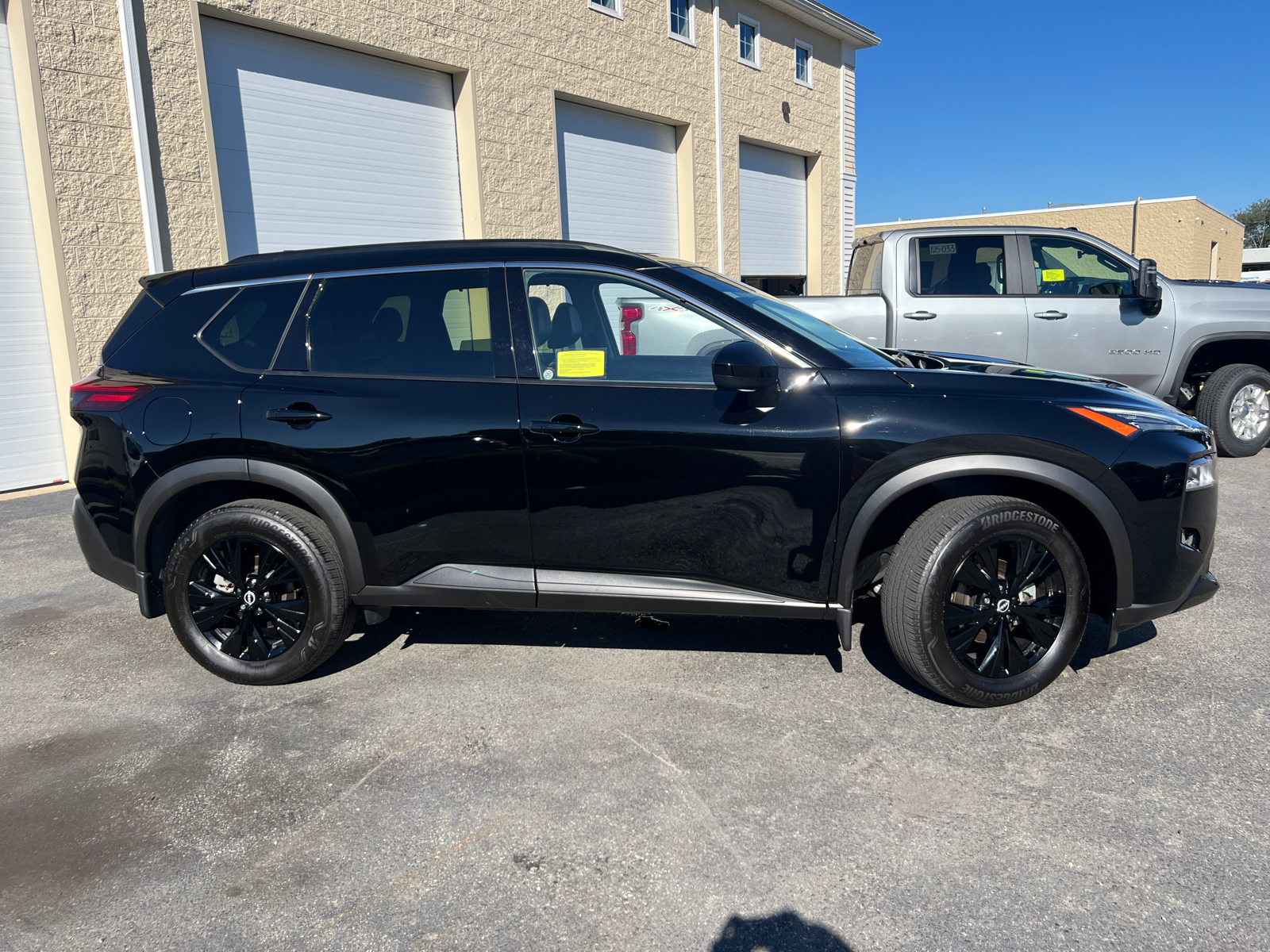 2023 Nissan Rogue SV 12