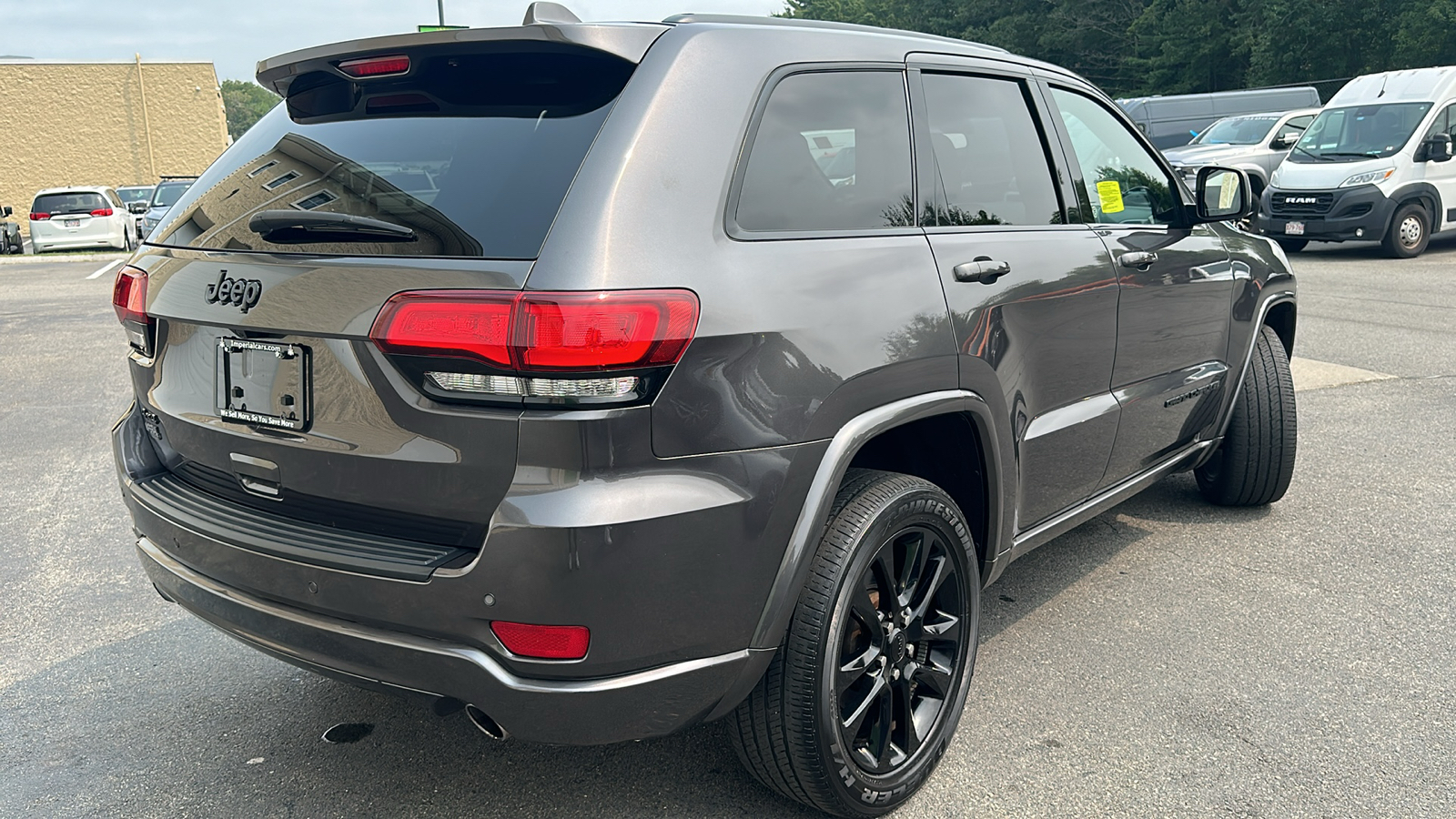 2021 Jeep Grand Cherokee Laredo X 9