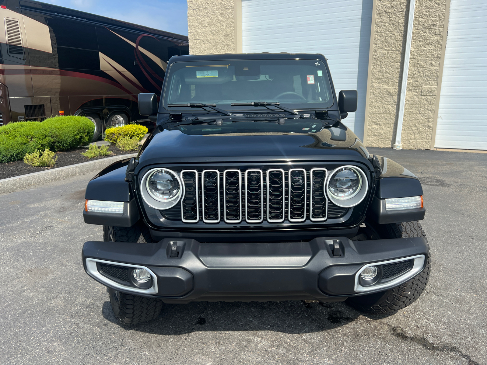 2024 Jeep Wrangler Sahara 3