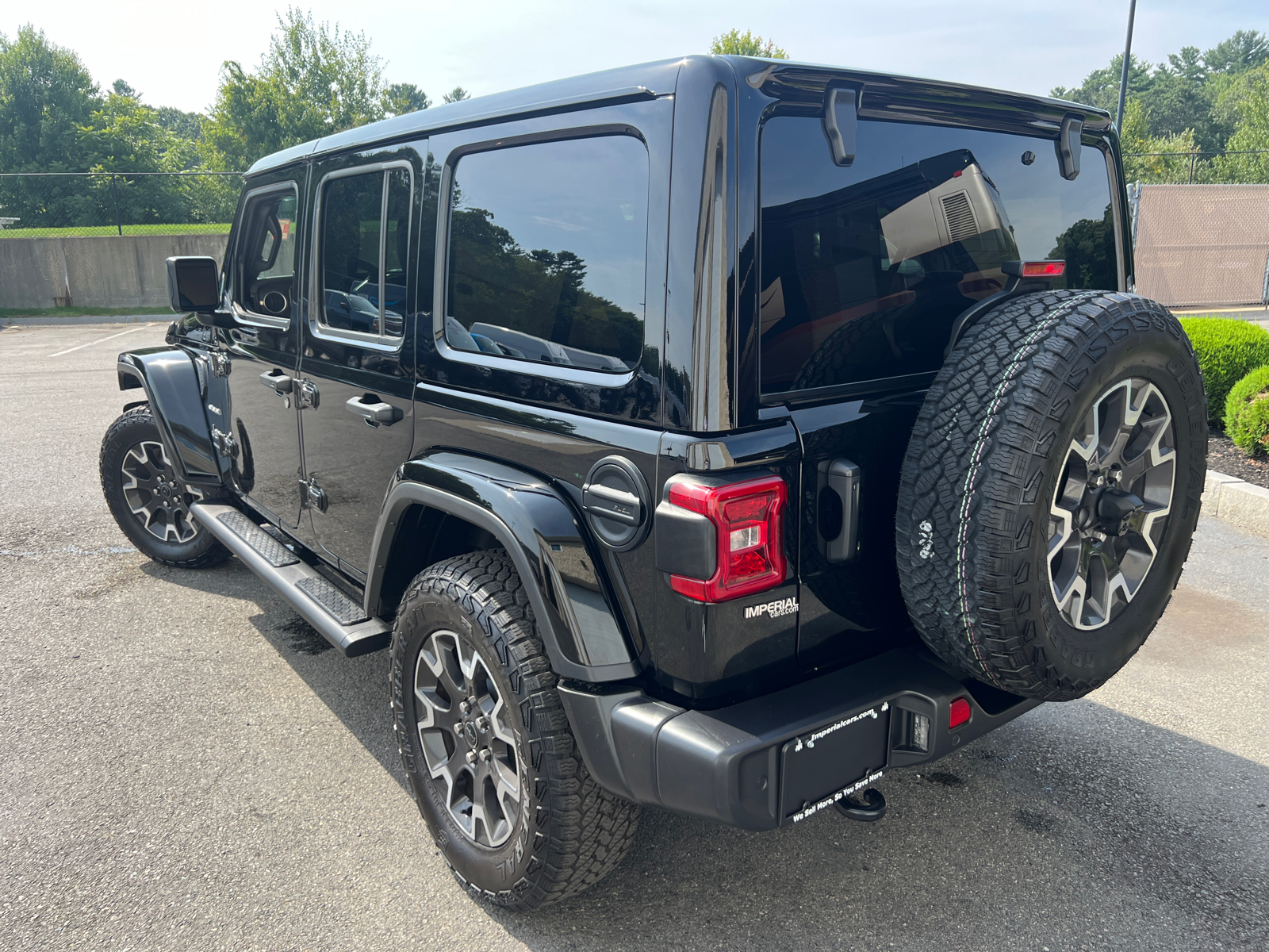 2024 Jeep Wrangler Sahara 8