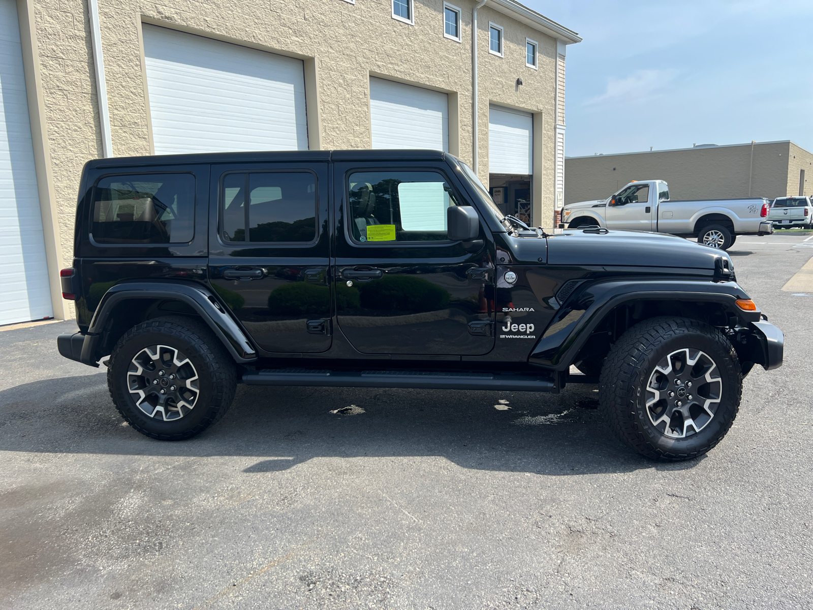 2024 Jeep Wrangler Sahara 11