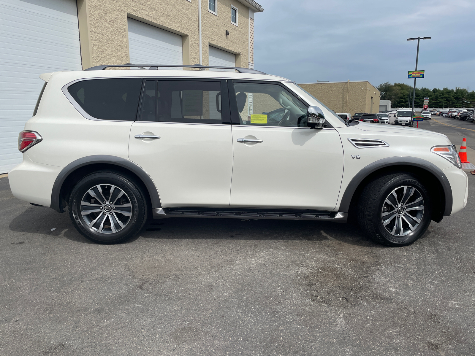 2020 Nissan Armada SL 16