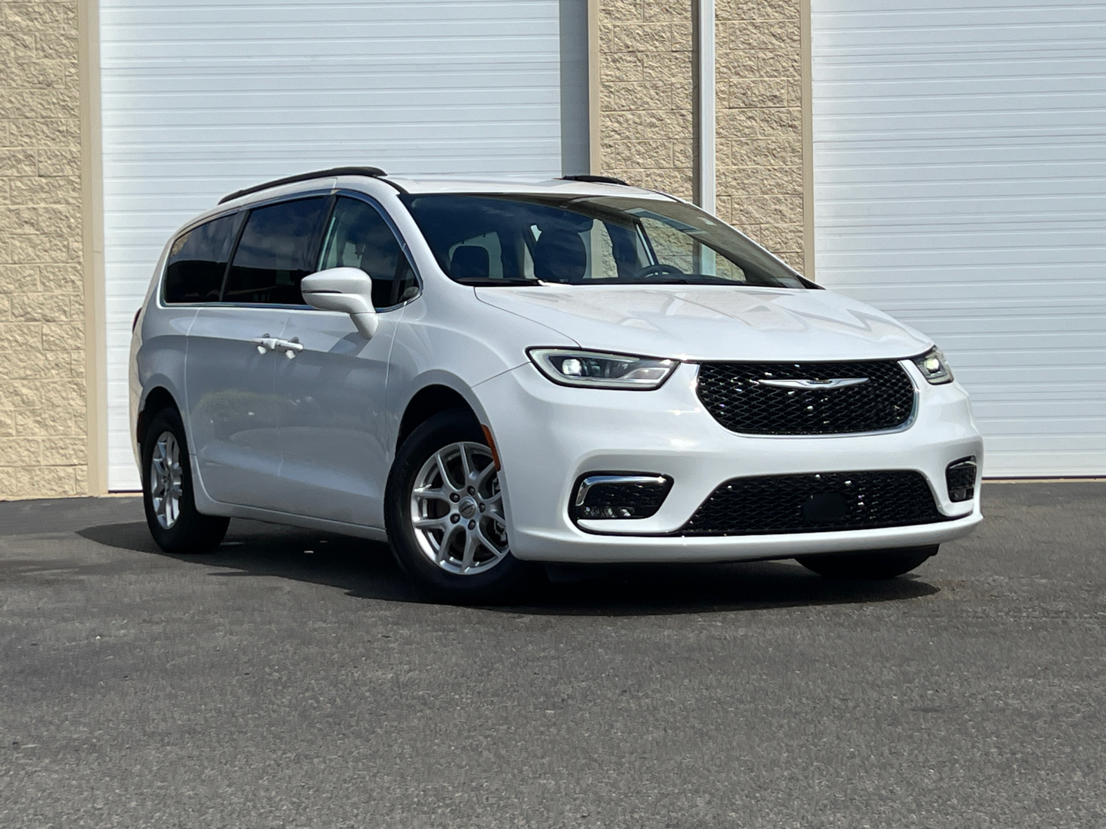 2022 Chrysler Pacifica Touring L 1