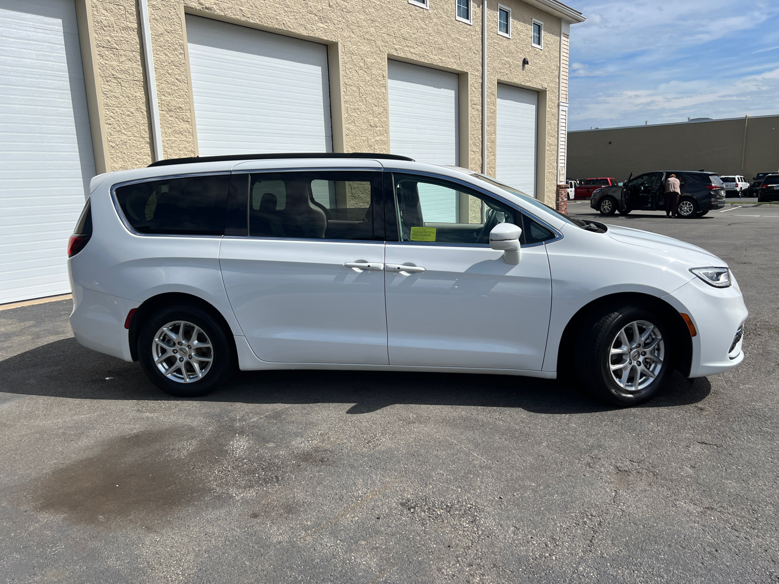 2022 Chrysler Pacifica Touring L 11