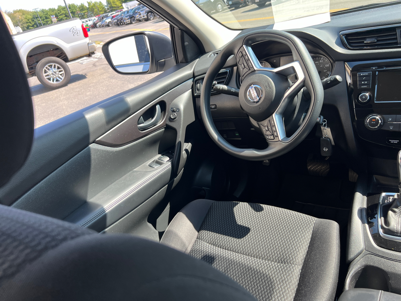 2019 Nissan Rogue Sport S 15