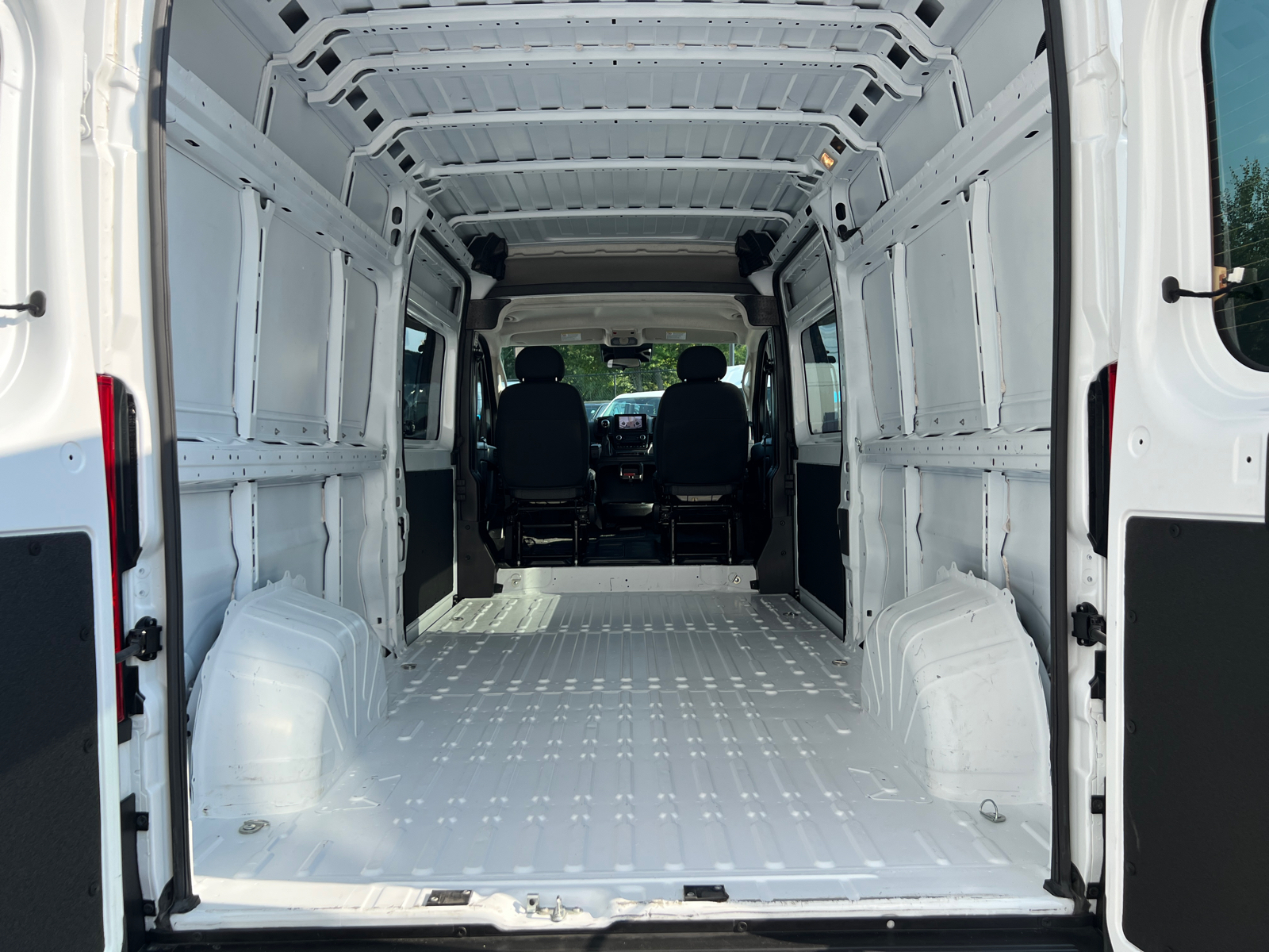 2023 Ram ProMaster 2500 High Roof 9