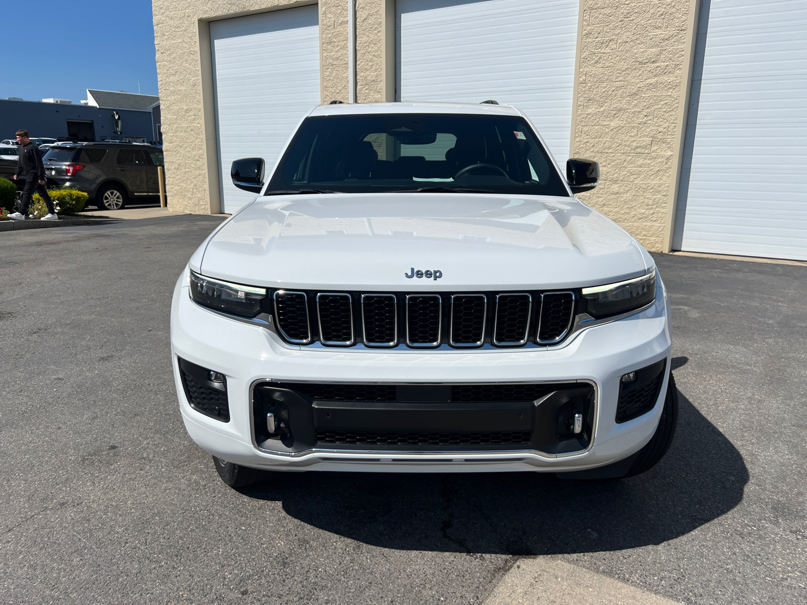 2022 Jeep Grand Cherokee Overland 3