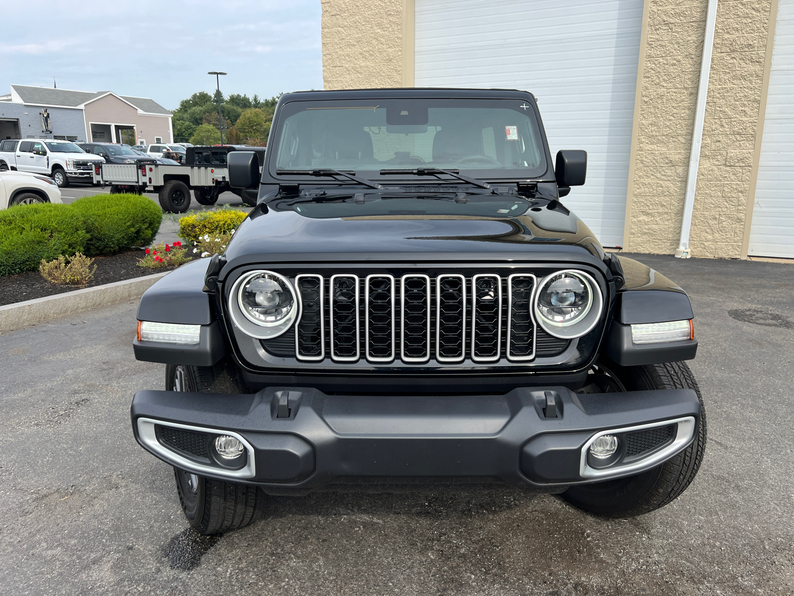 2024 Jeep Wrangler Sahara 3