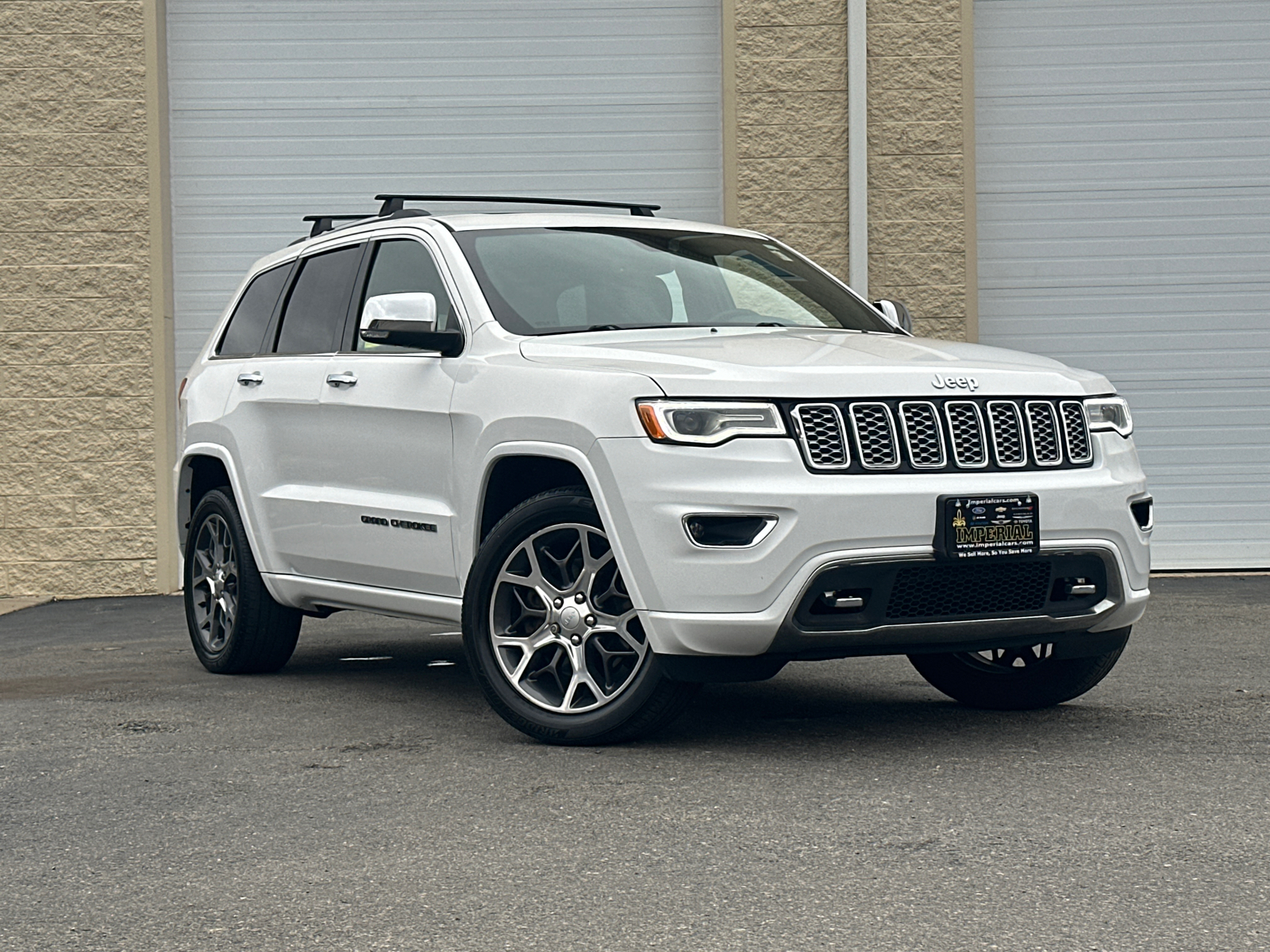 2019 Jeep Grand Cherokee Overland 1