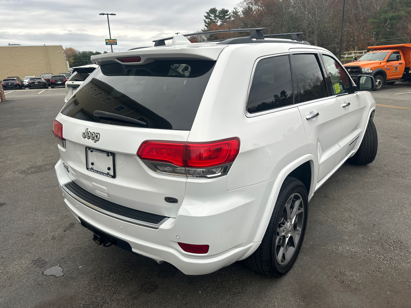 2019 Jeep Grand Cherokee Overland 10