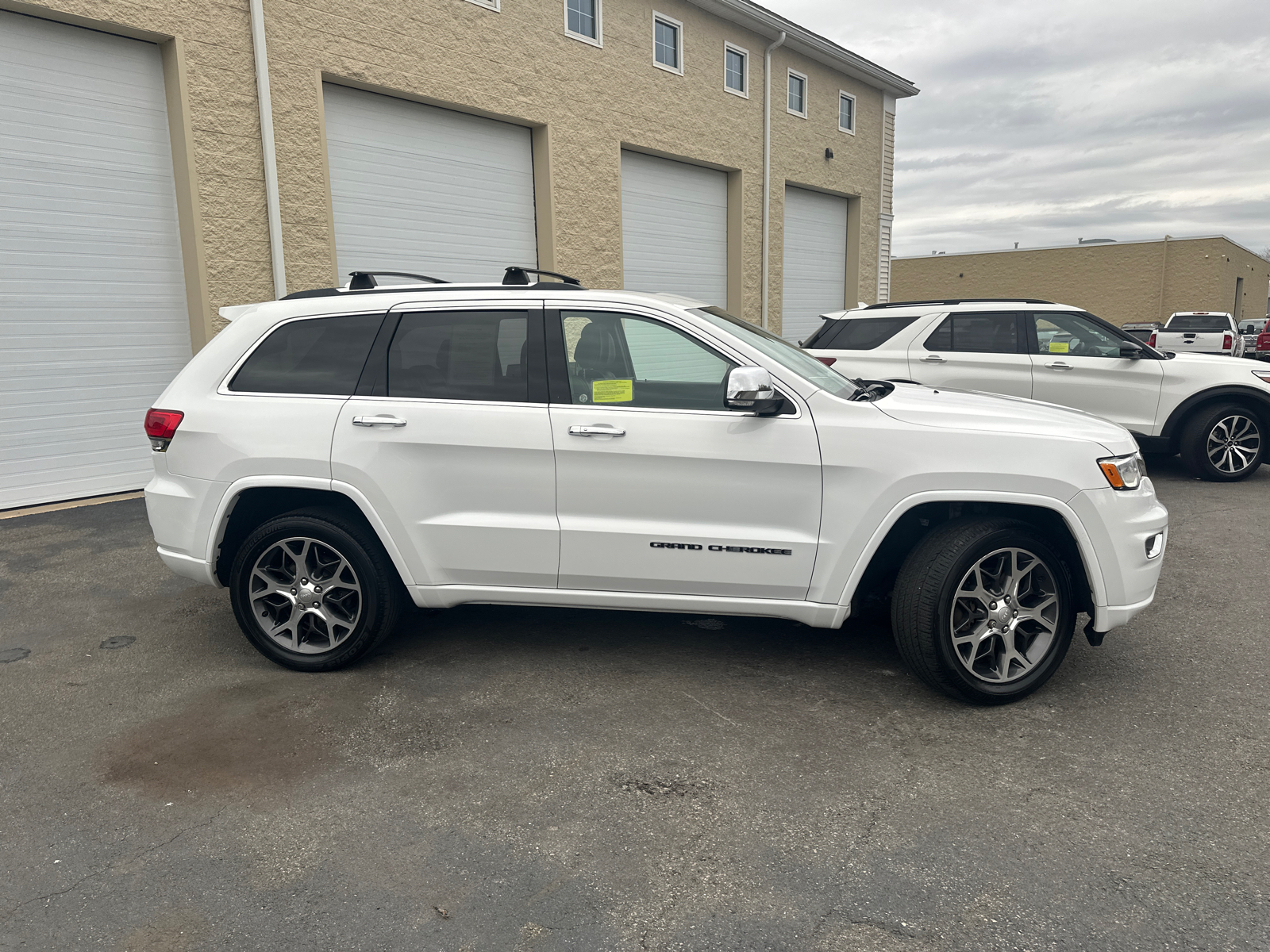 2019 Jeep Grand Cherokee Overland 11