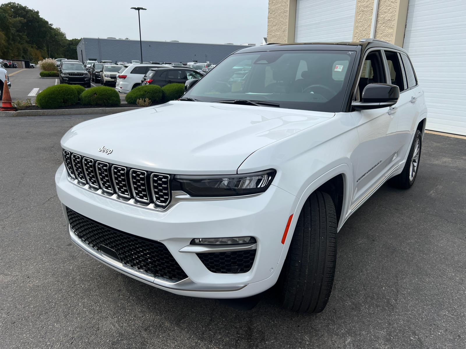 2023 Jeep Grand Cherokee Summit 4