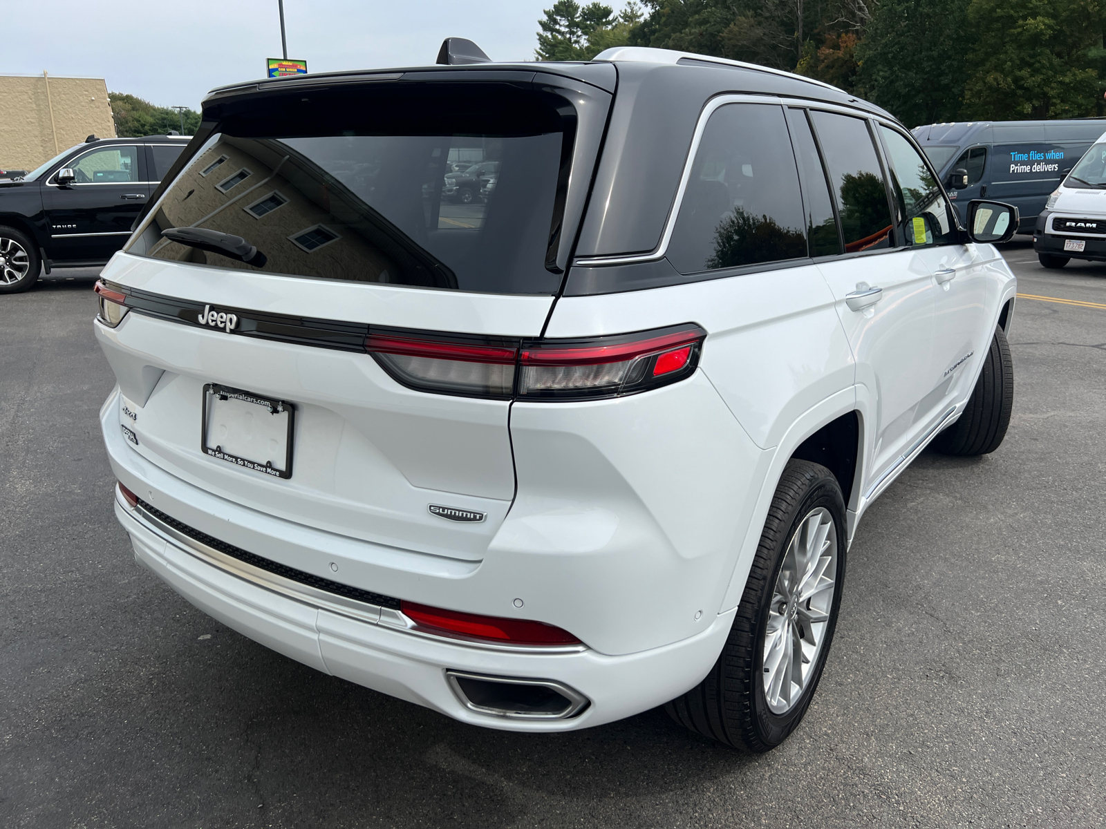 2023 Jeep Grand Cherokee Summit 10