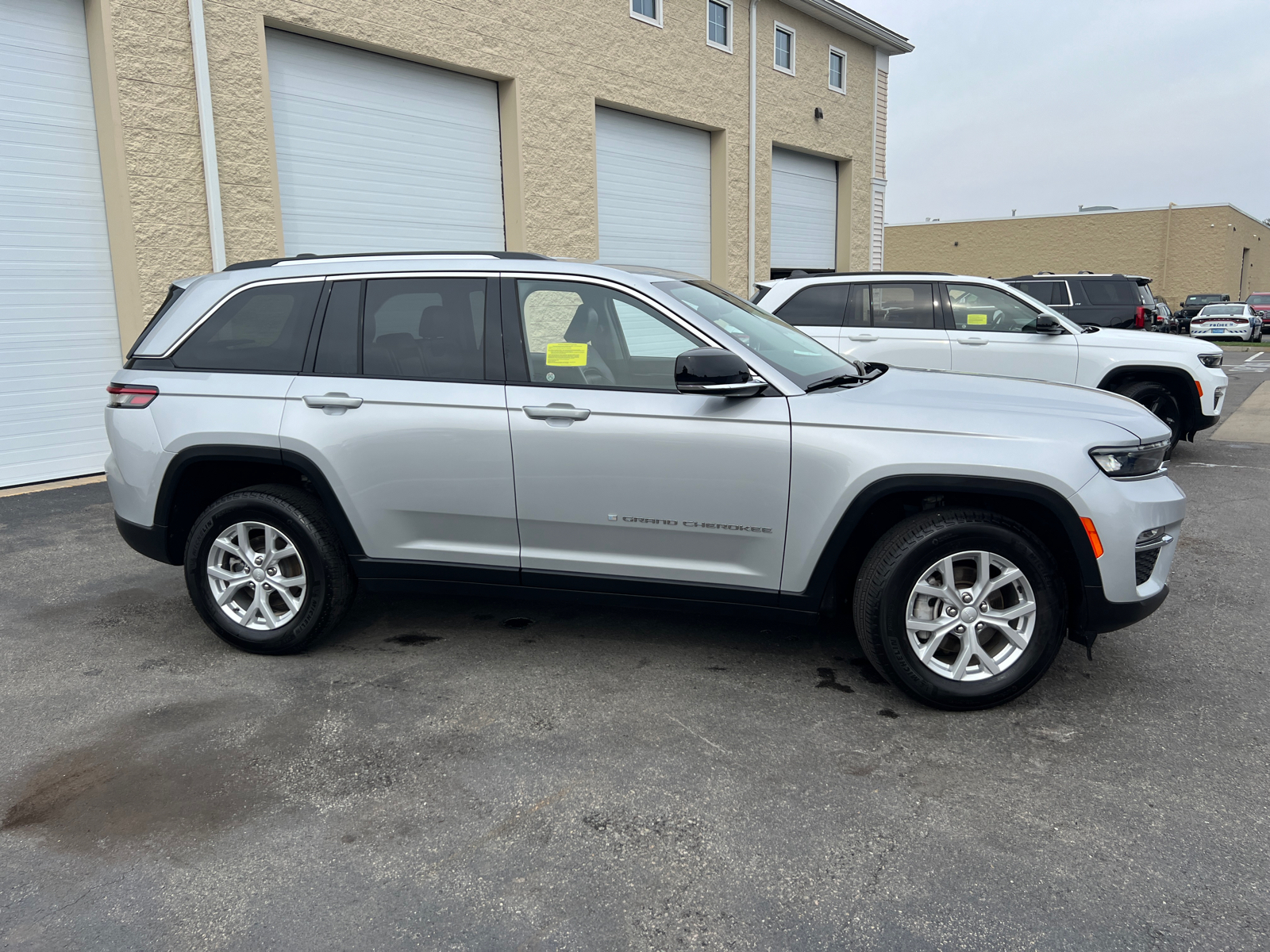 2023 Jeep Grand Cherokee Limited 11