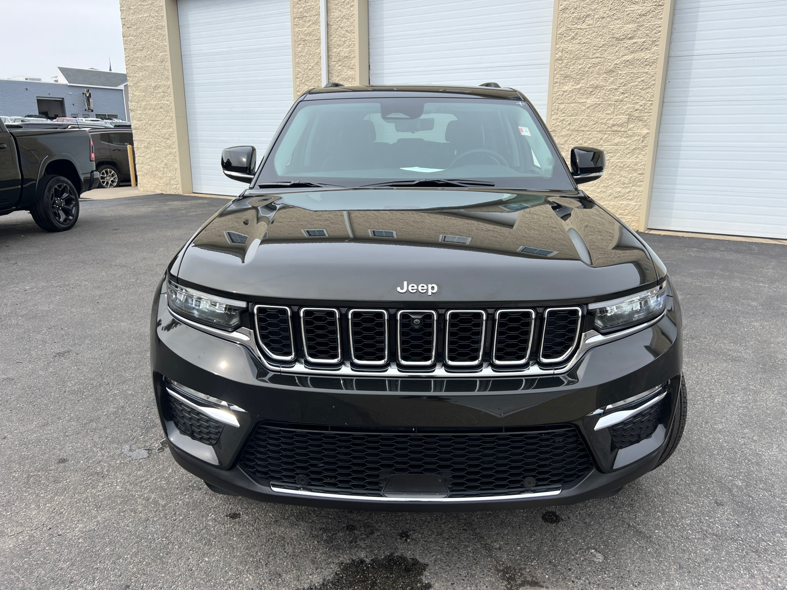 2023 Jeep Grand Cherokee Limited 3