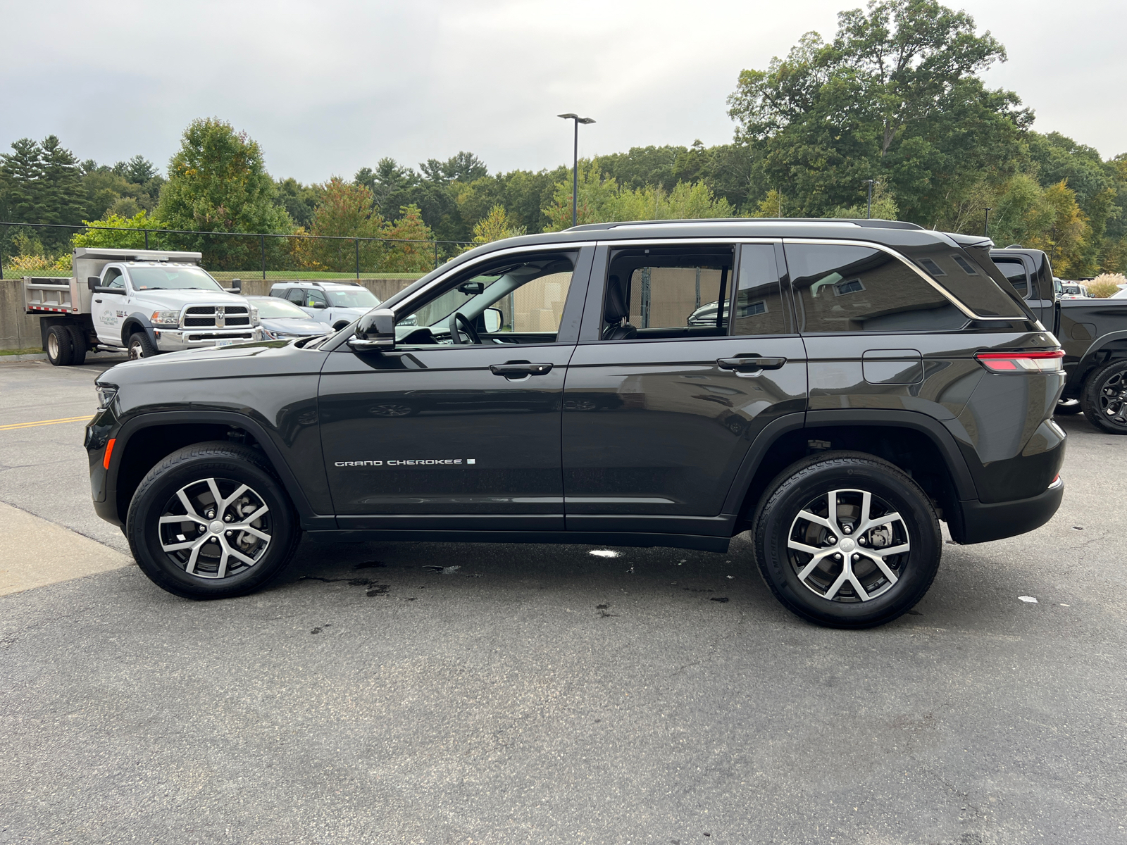 2023 Jeep Grand Cherokee Limited 5