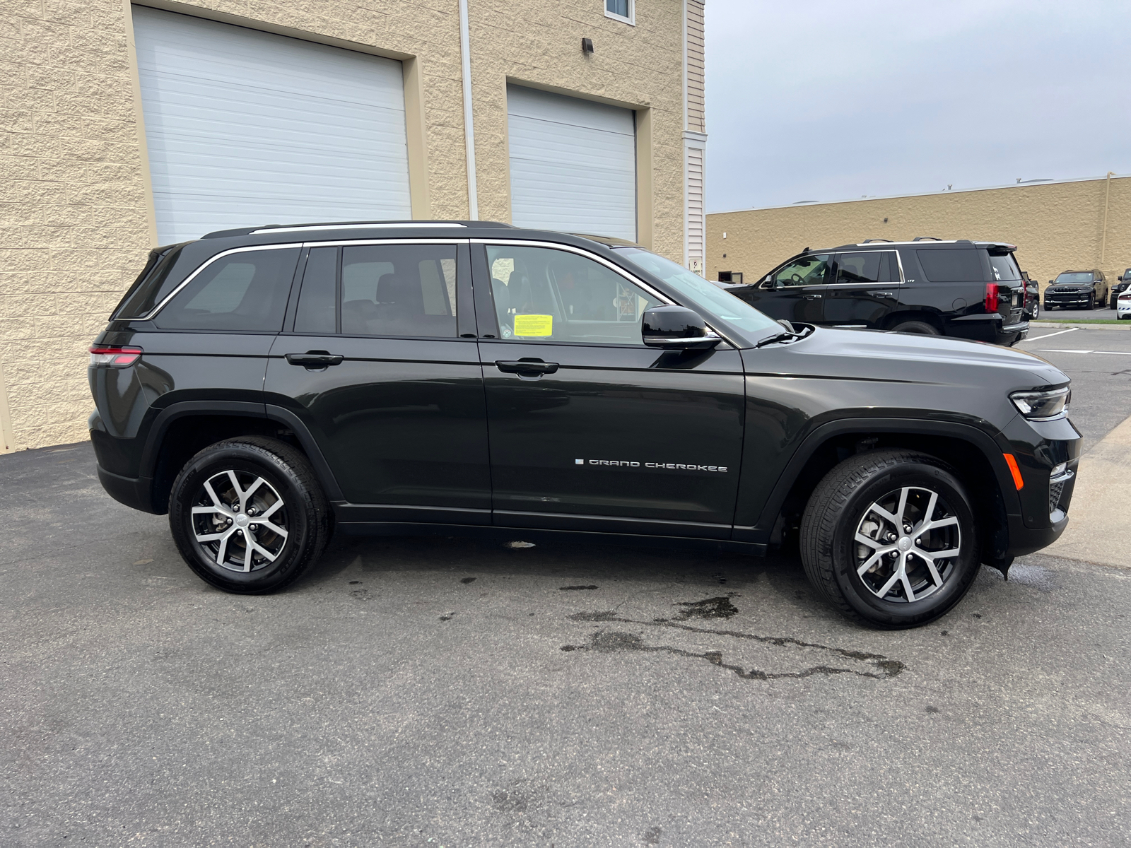 2023 Jeep Grand Cherokee Limited 12