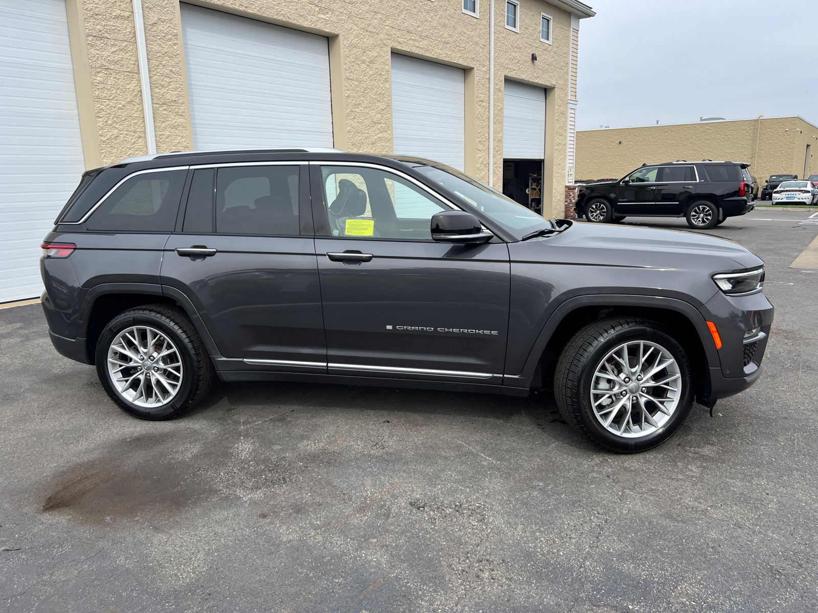 2022 Jeep Grand Cherokee Summit 11