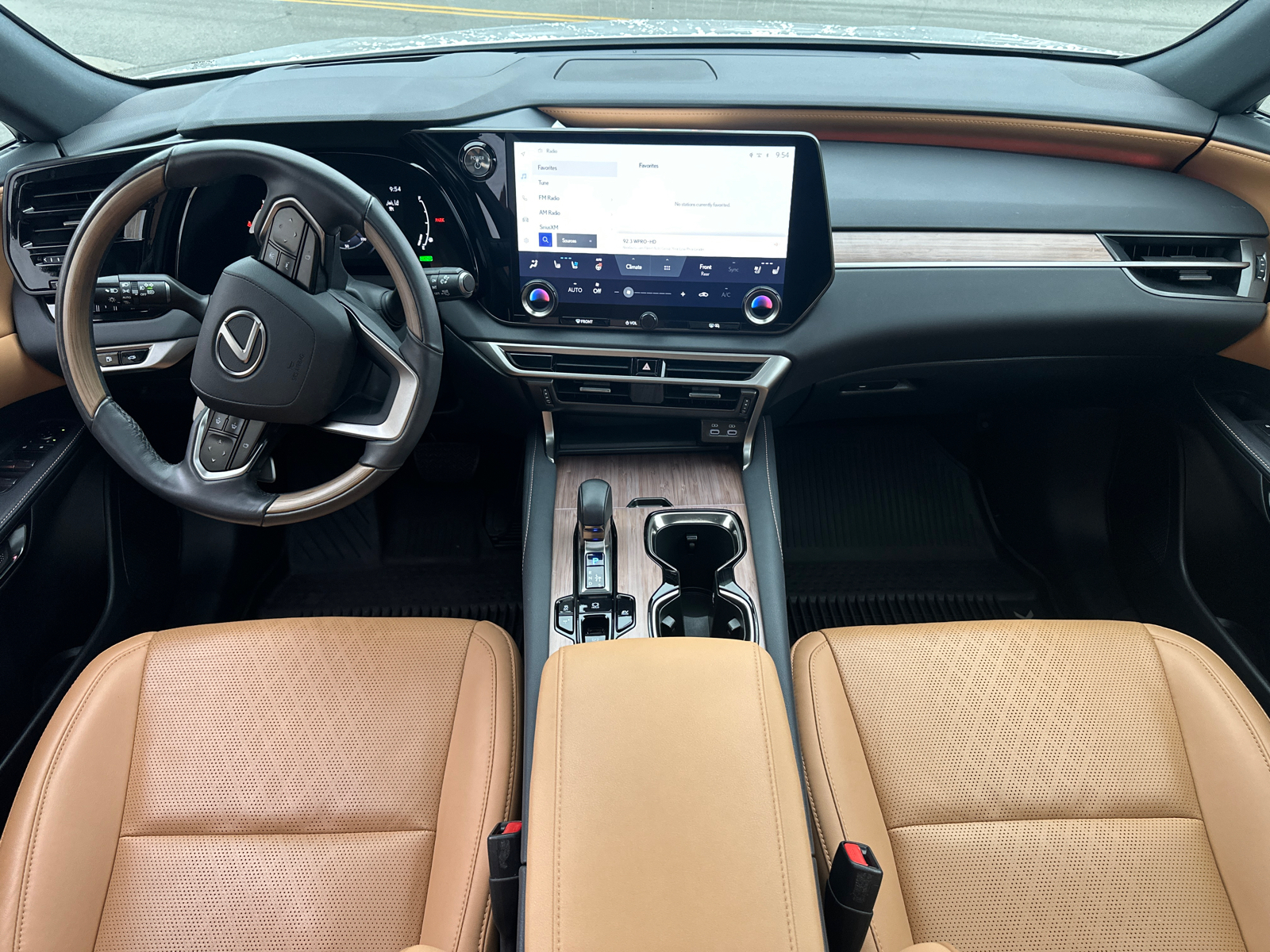 2023 Lexus RX 350h Luxury 16