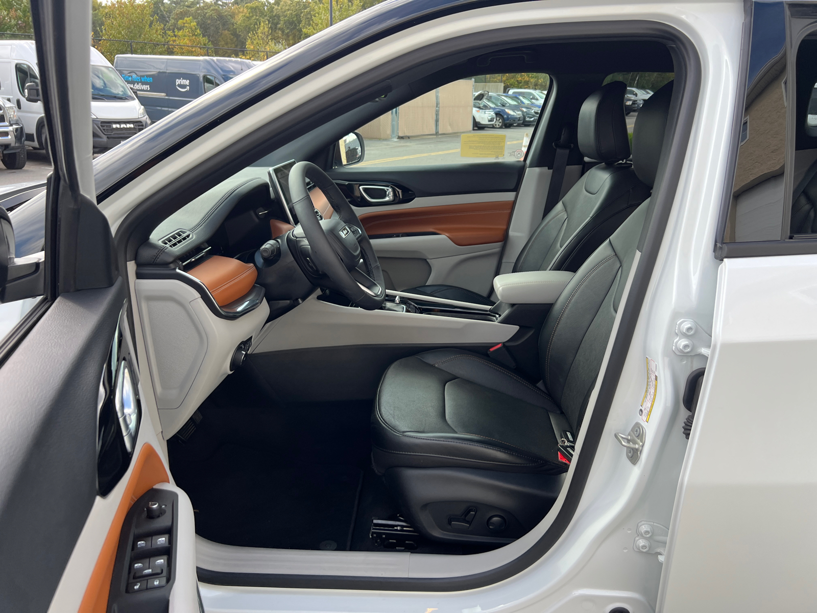 2023 Jeep Compass Limited 32