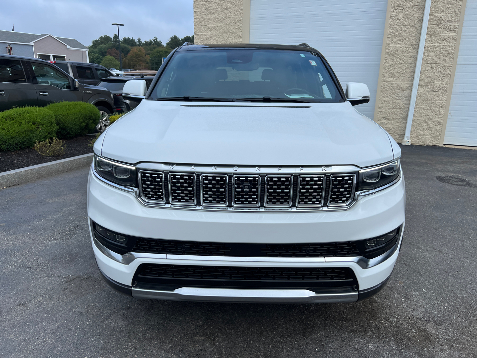 2022 Jeep Grand Wagoneer Series I 3