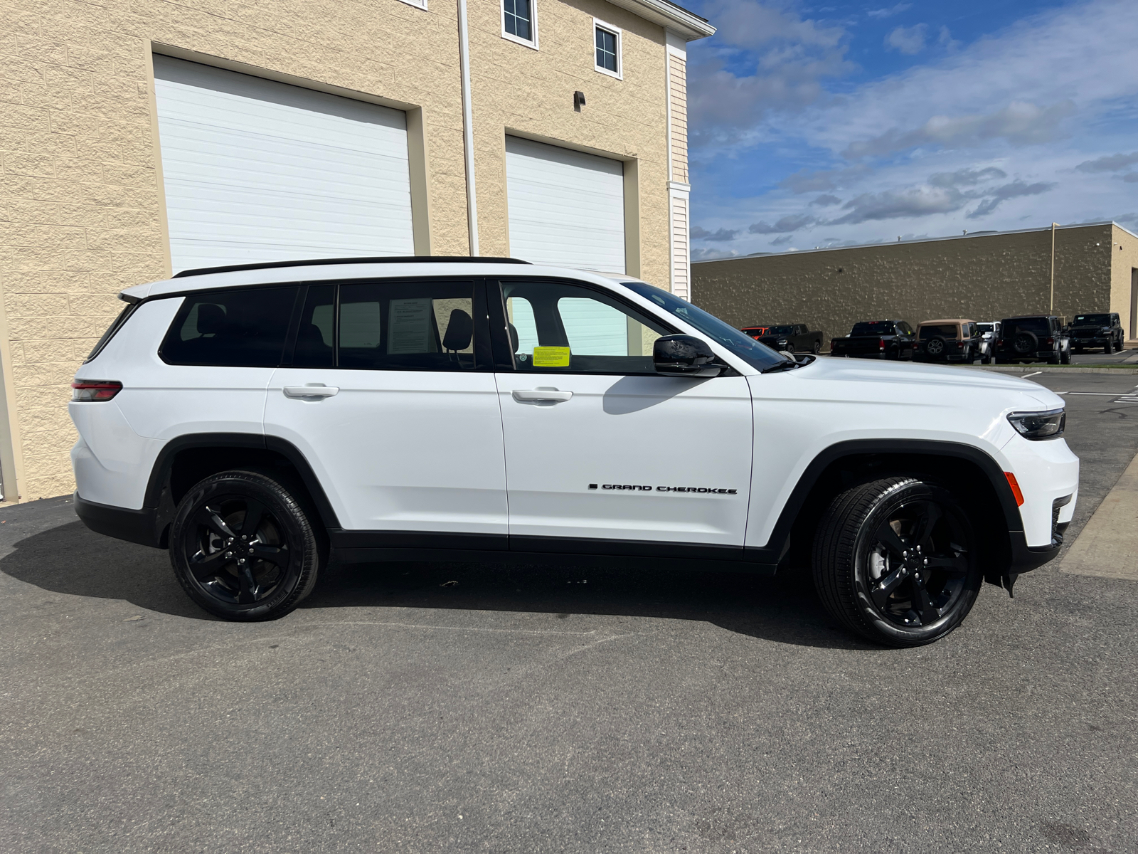 2024 Jeep Grand Cherokee L Limited 12