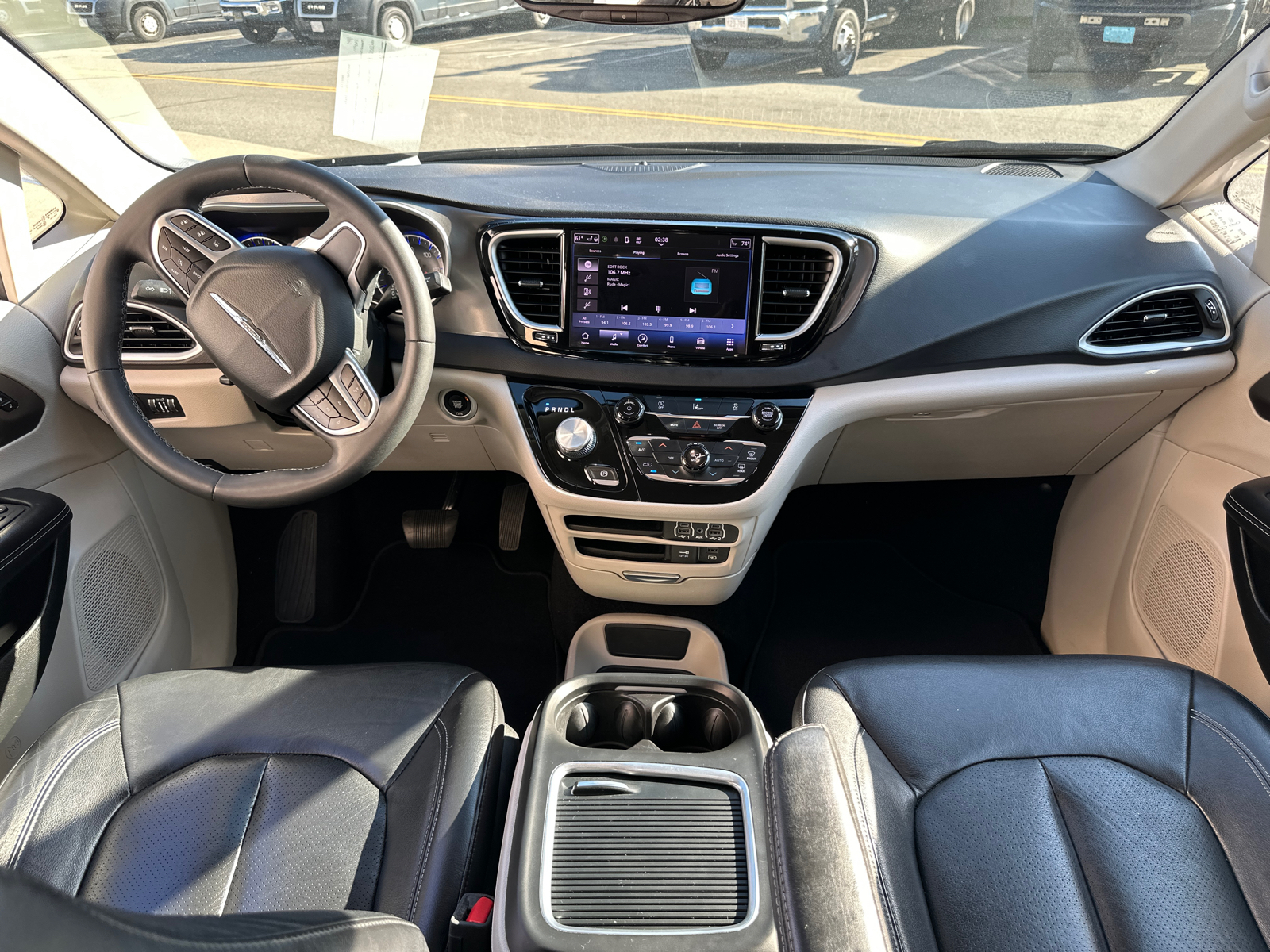 2022 Chrysler Pacifica Touring L 14