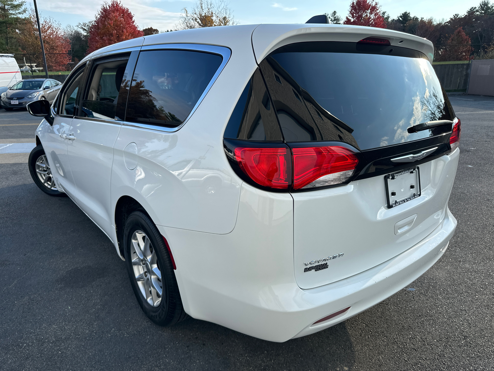 2023 Chrysler Voyager LX 7