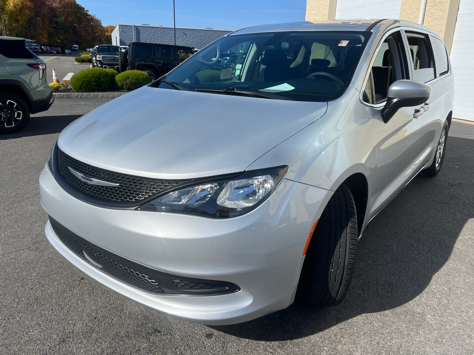 2022 Chrysler Voyager LX 4