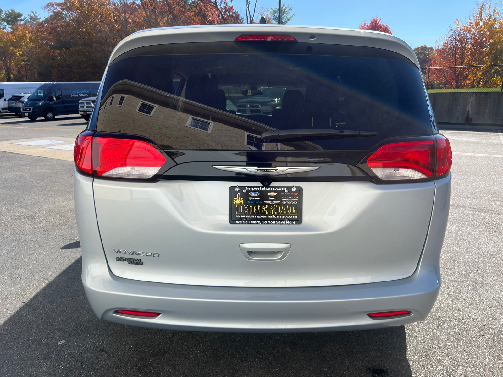 2022 Chrysler Voyager LX 9