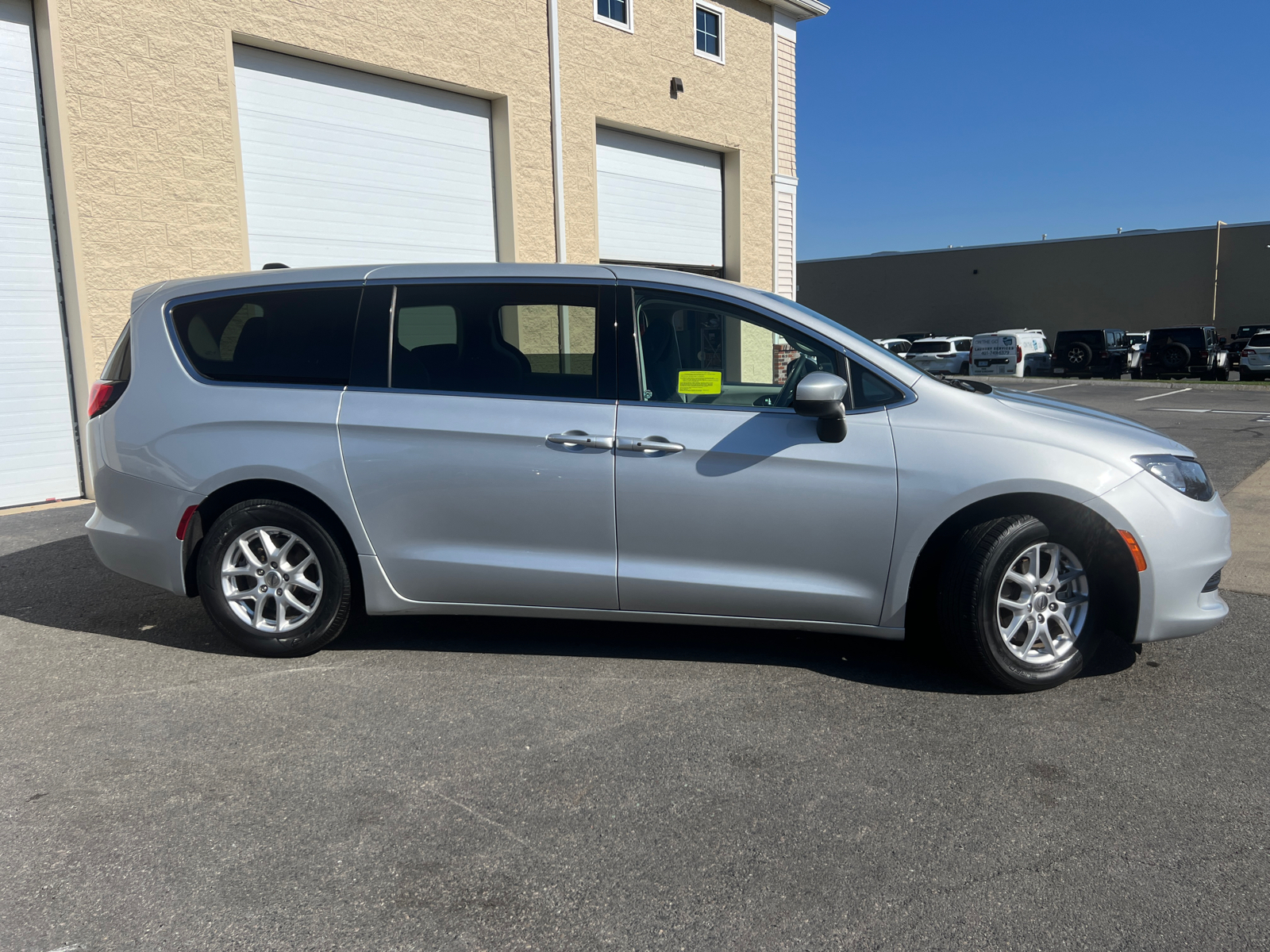 2022 Chrysler Voyager LX 12