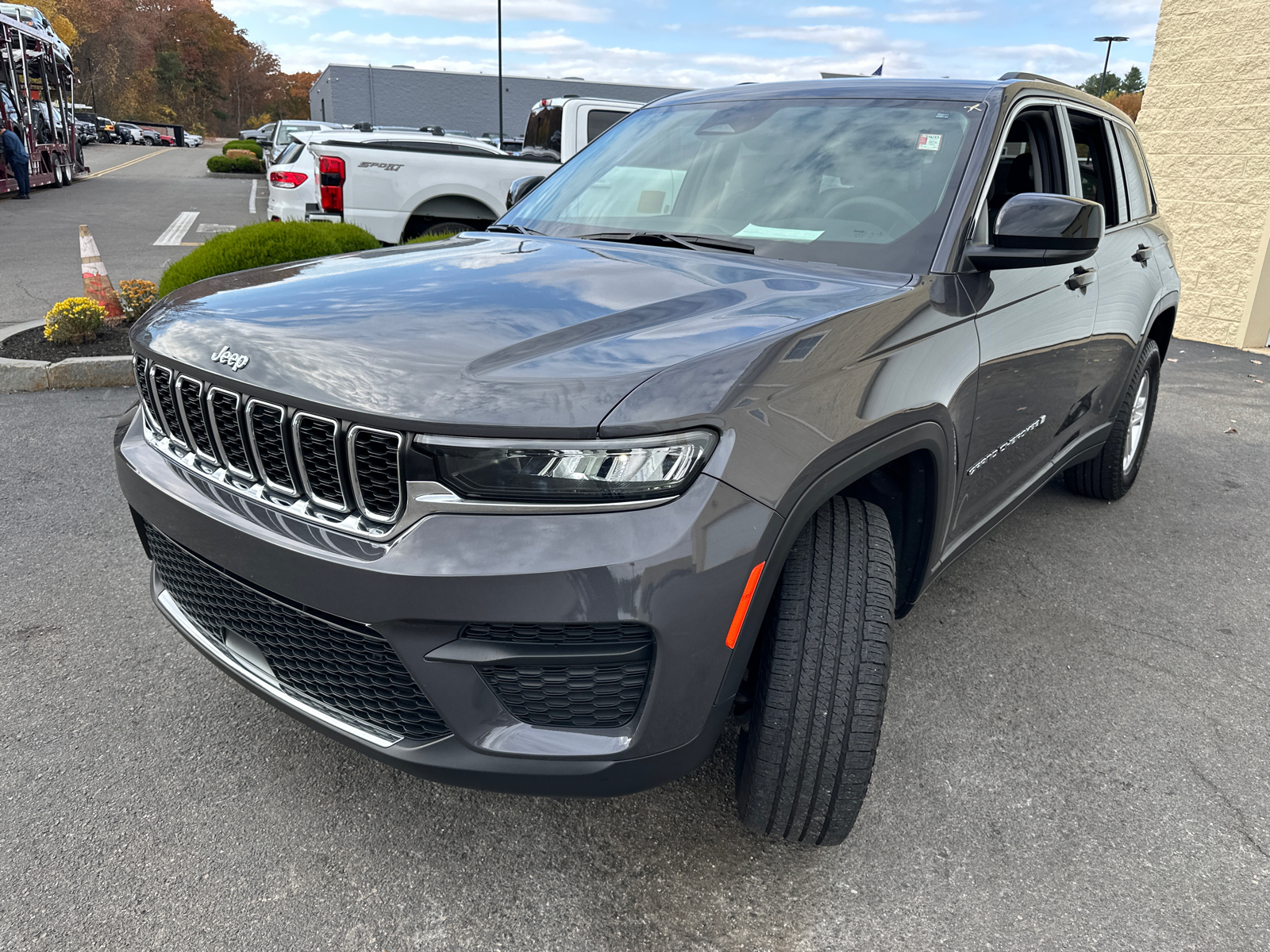 2023 Jeep Grand Cherokee Laredo 4