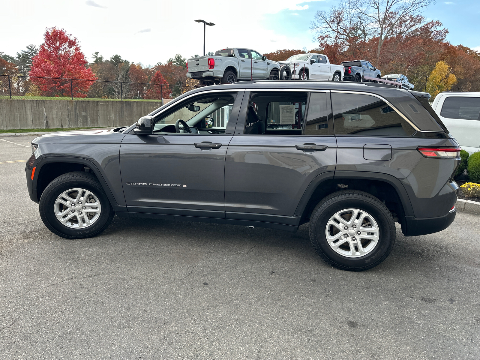 2023 Jeep Grand Cherokee Laredo 5