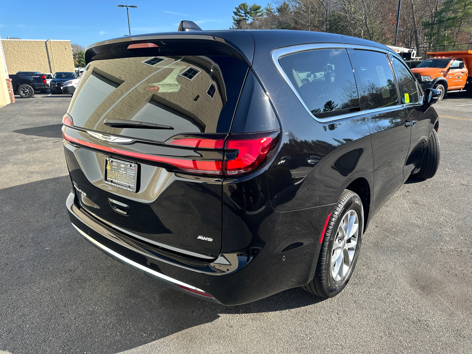 2024 Chrysler Pacifica Touring L 10