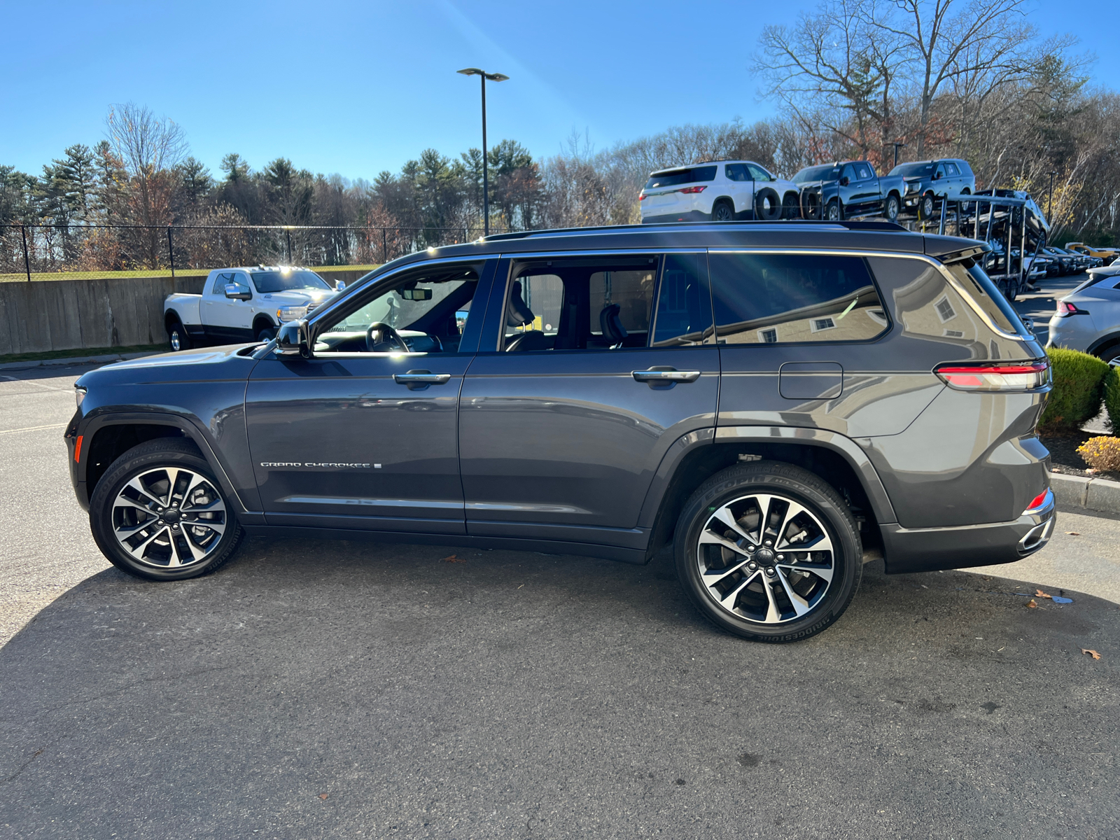 2022 Jeep Grand Cherokee L Overland 5