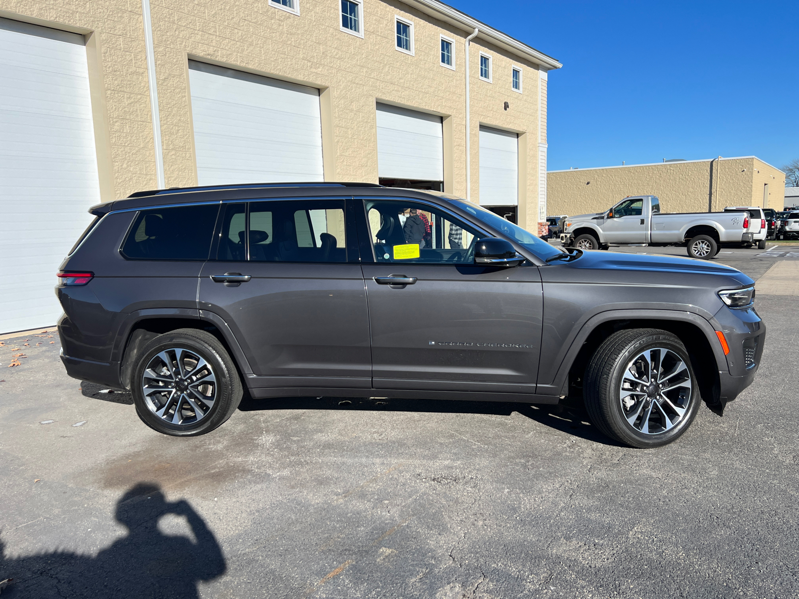 2022 Jeep Grand Cherokee L Overland 11