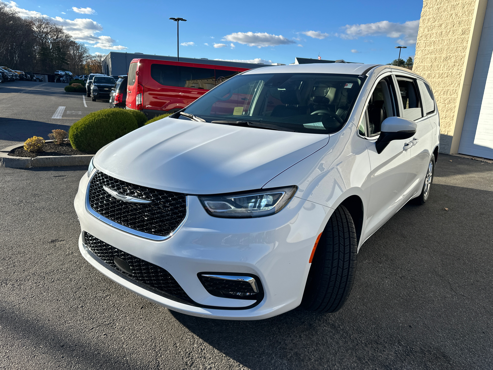 2023 Chrysler Pacifica Touring L 4